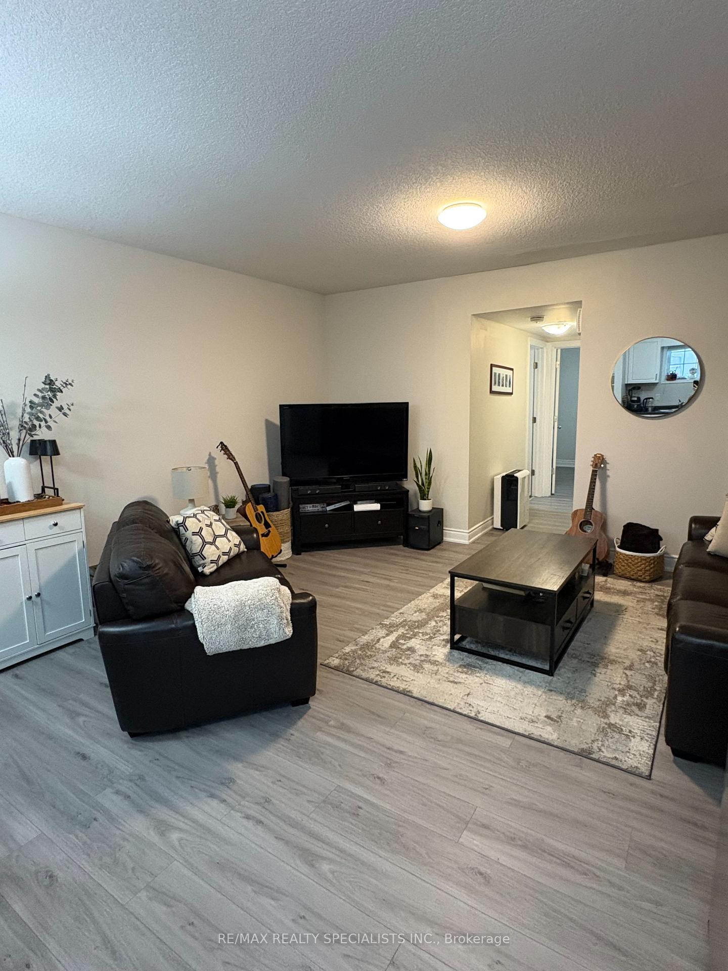 Photo 5 of Unit 41, 3200 Singleton Avenue, London, South W — HOMEH