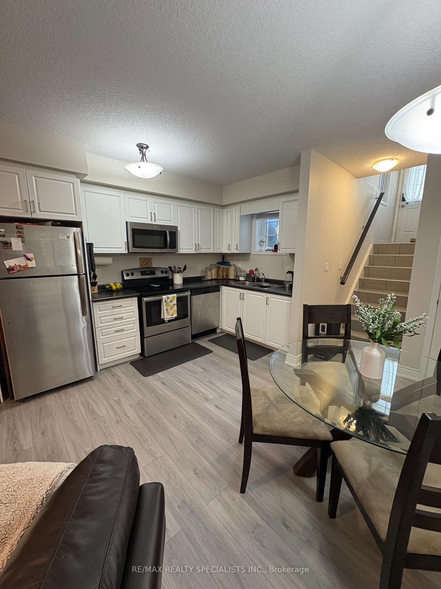 Photo 11 of Unit 41, 3200 Singleton Avenue, London, South W — HOMEH