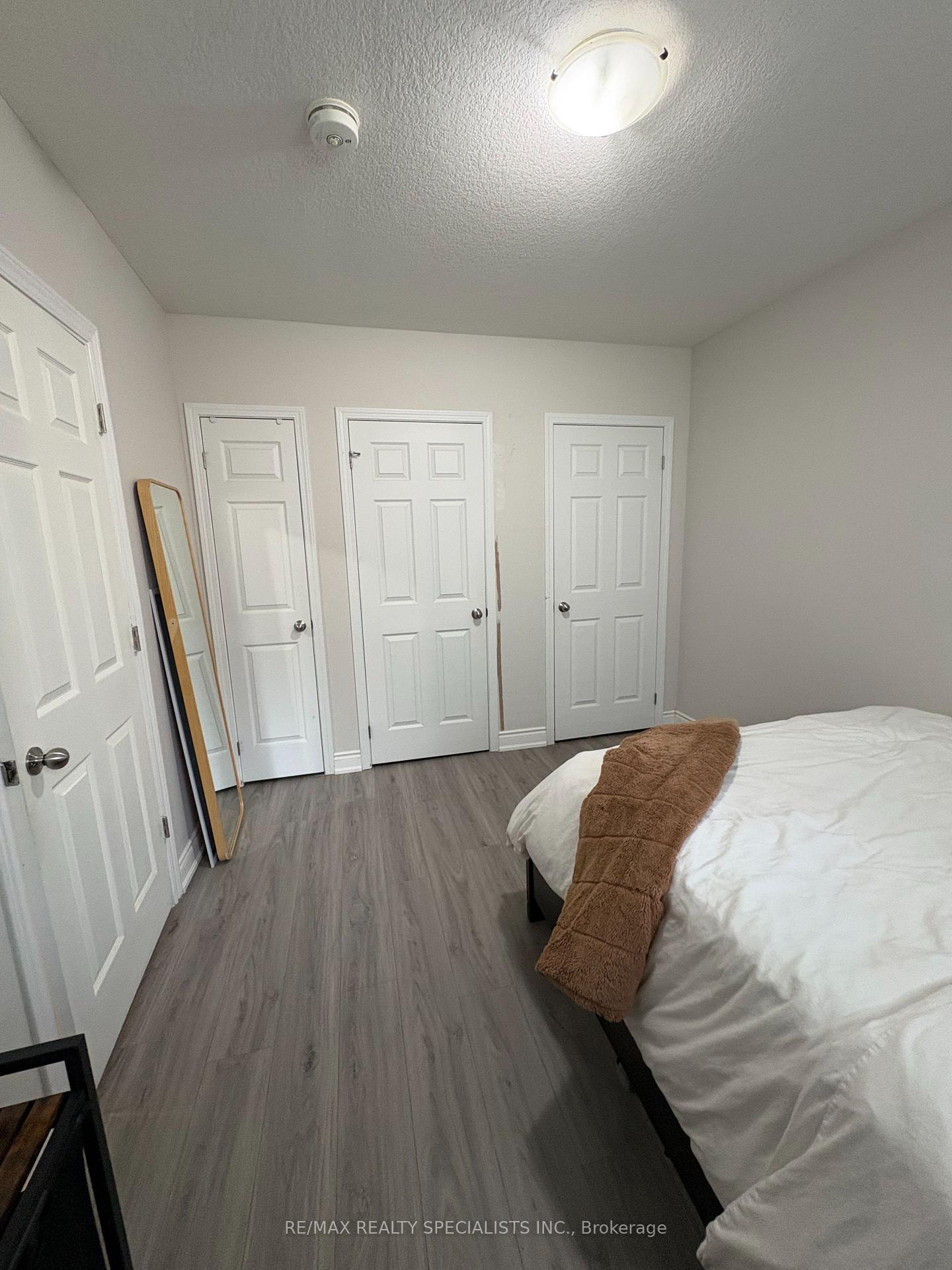Photo 21 of Unit 41, 3200 Singleton Avenue, London, South W — HOMEH