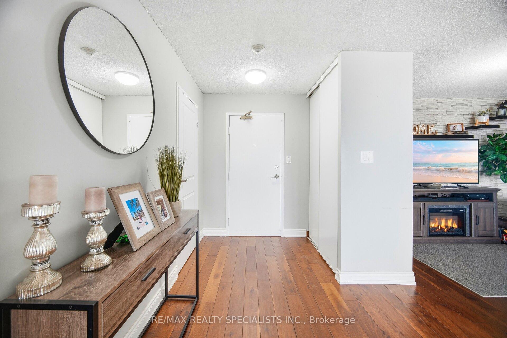 Photo 12 of Unit 611, 1 Rowntree Road, Etobicoke, Mount Olive-Silverstone-Jamestown — HOMEH