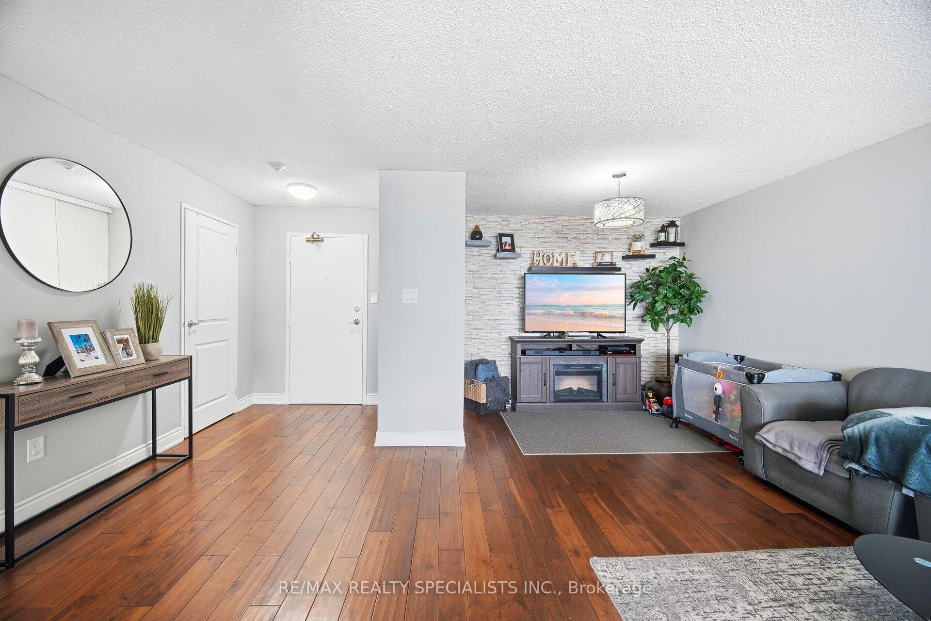 Photo 14 of Unit 611, 1 Rowntree Road, Etobicoke, Mount Olive-Silverstone-Jamestown — HOMEH