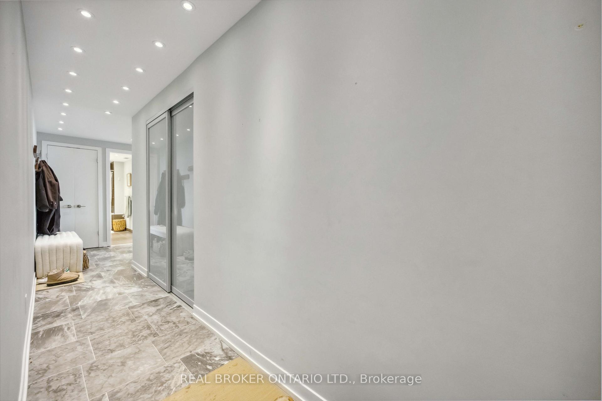 Photo 2 of Unit 222, 95 Bathurst Street, Toronto, Waterfront Communities — HOMEH