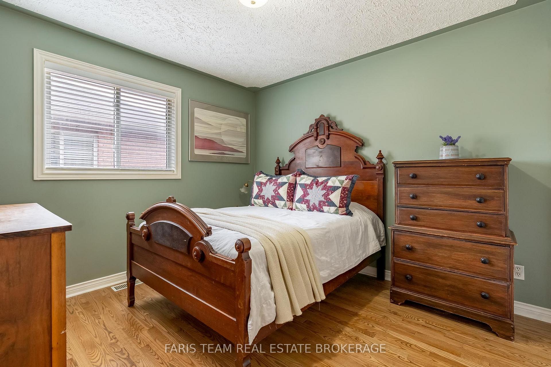 Photo 12 of 4 Charles Street, Penetanguishene — HOMEH