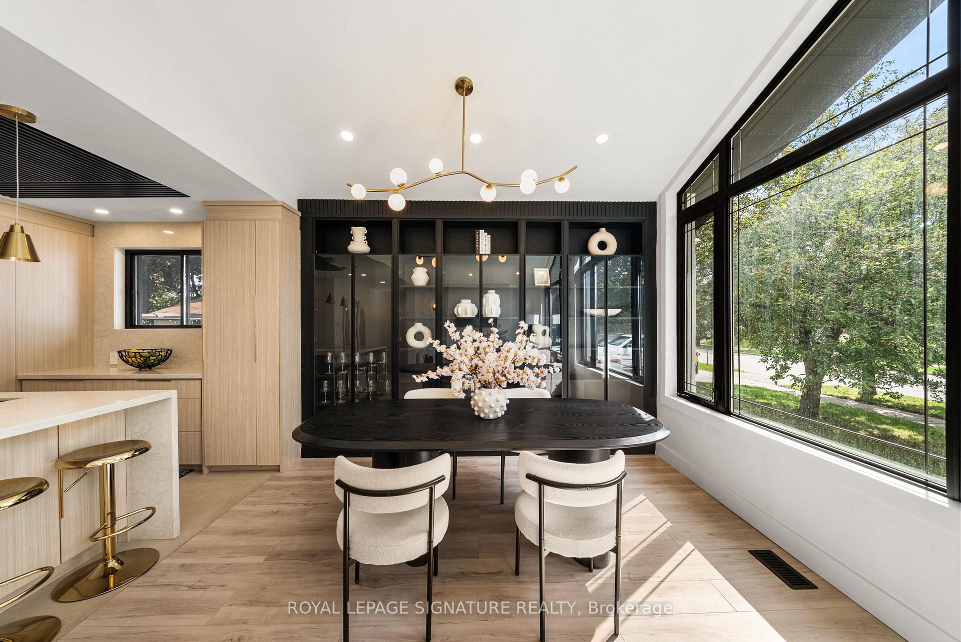 Photo 5 of 75 Rangoon Road, Etobicoke, Eringate-Centennial-West Deane — HOMEH