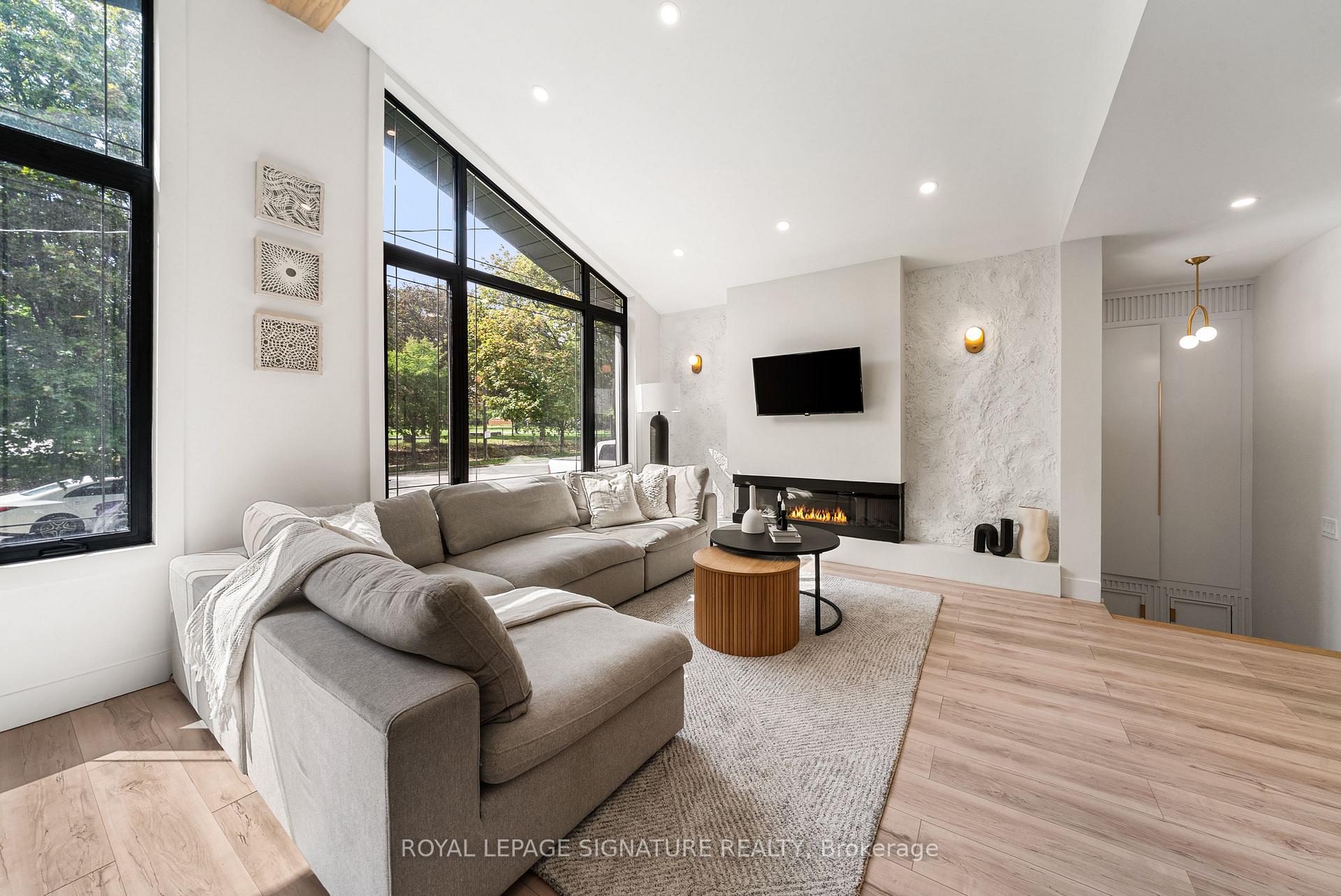 Photo 9 of 75 Rangoon Road, Etobicoke, Eringate-Centennial-West Deane — HOMEH