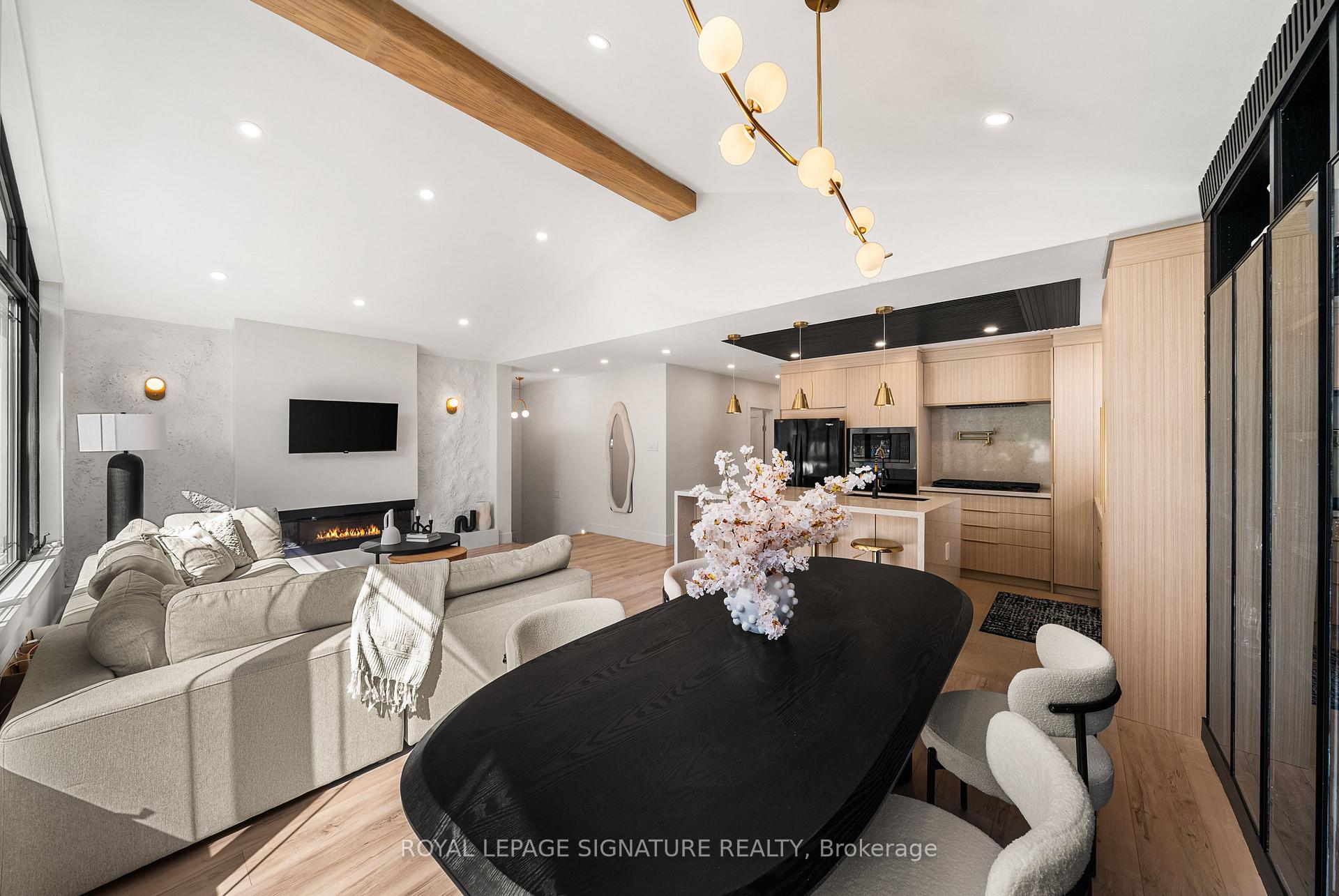 Photo 10 of 75 Rangoon Road, Etobicoke, Eringate-Centennial-West Deane — HOMEH