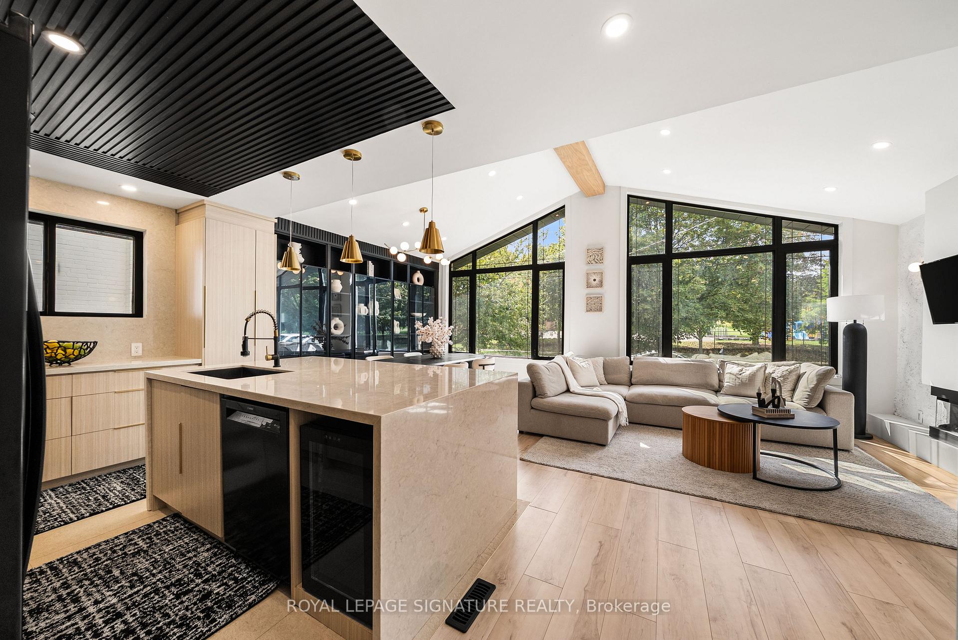 Photo 11 of 75 Rangoon Road, Etobicoke, Eringate-Centennial-West Deane — HOMEH