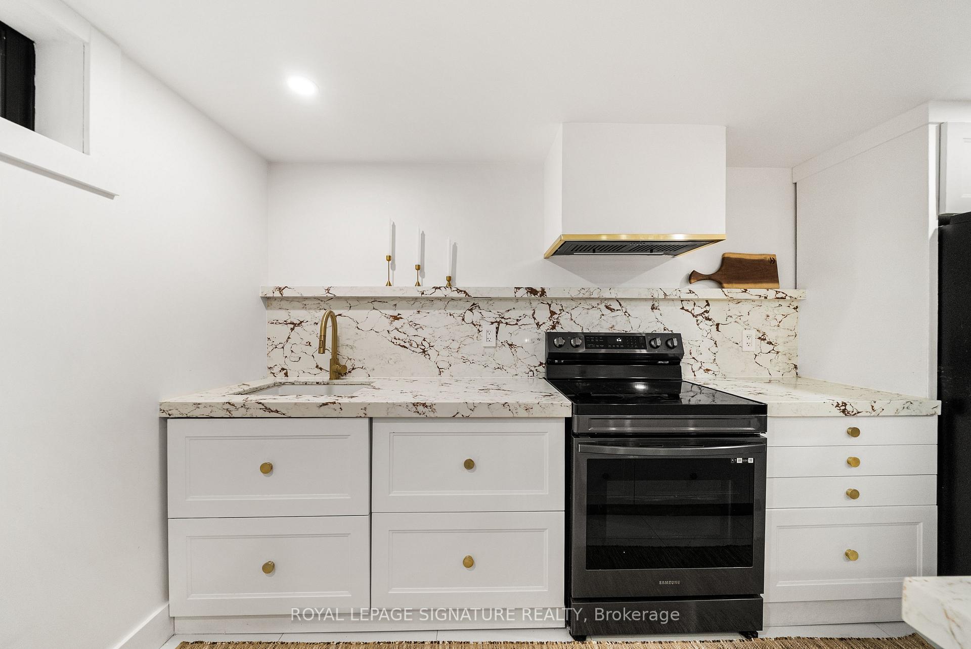 Photo 39 of 75 Rangoon Road, Etobicoke, Eringate-Centennial-West Deane — HOMEH