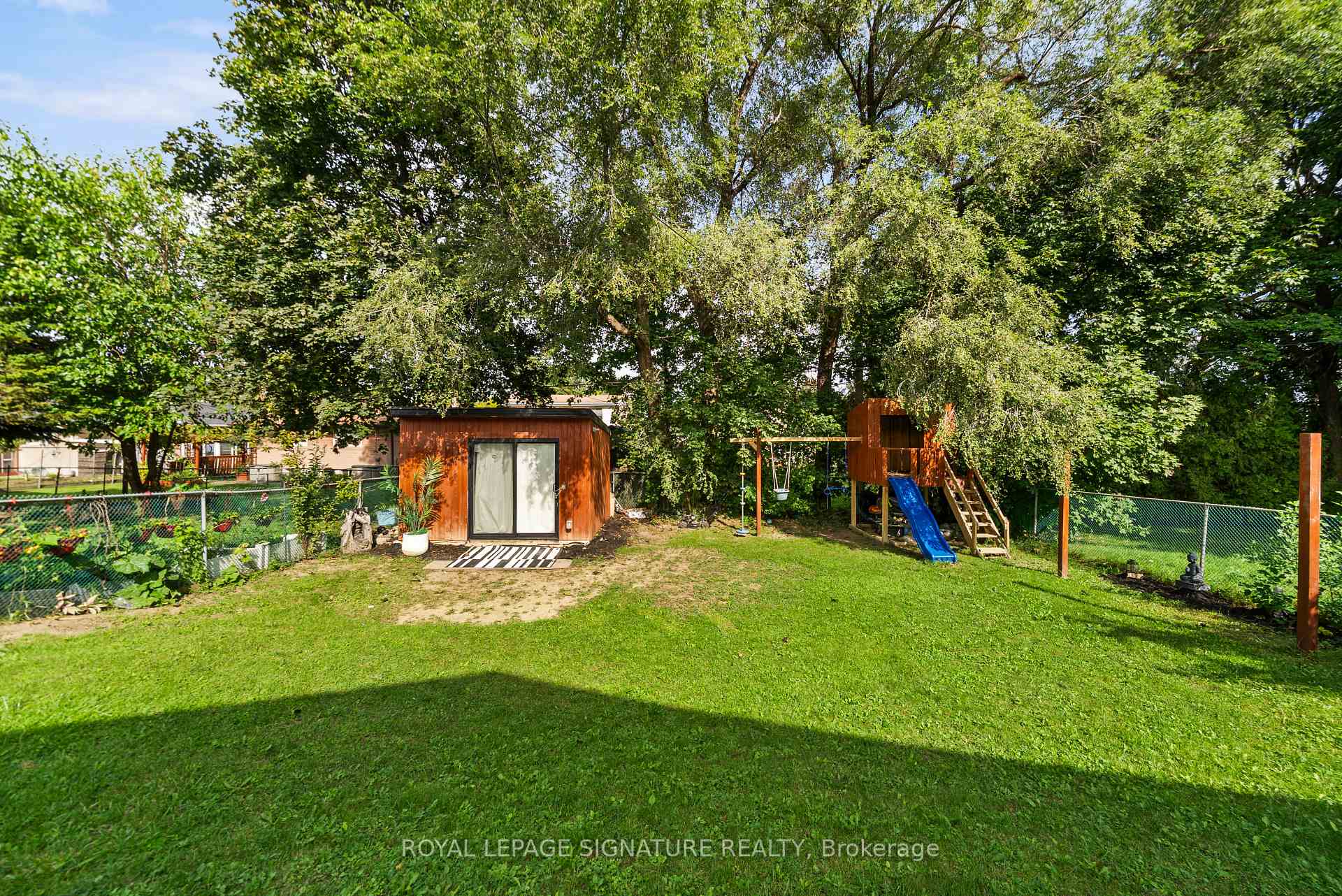 Photo 48 of 75 Rangoon Road, Etobicoke, Eringate-Centennial-West Deane — HOMEH