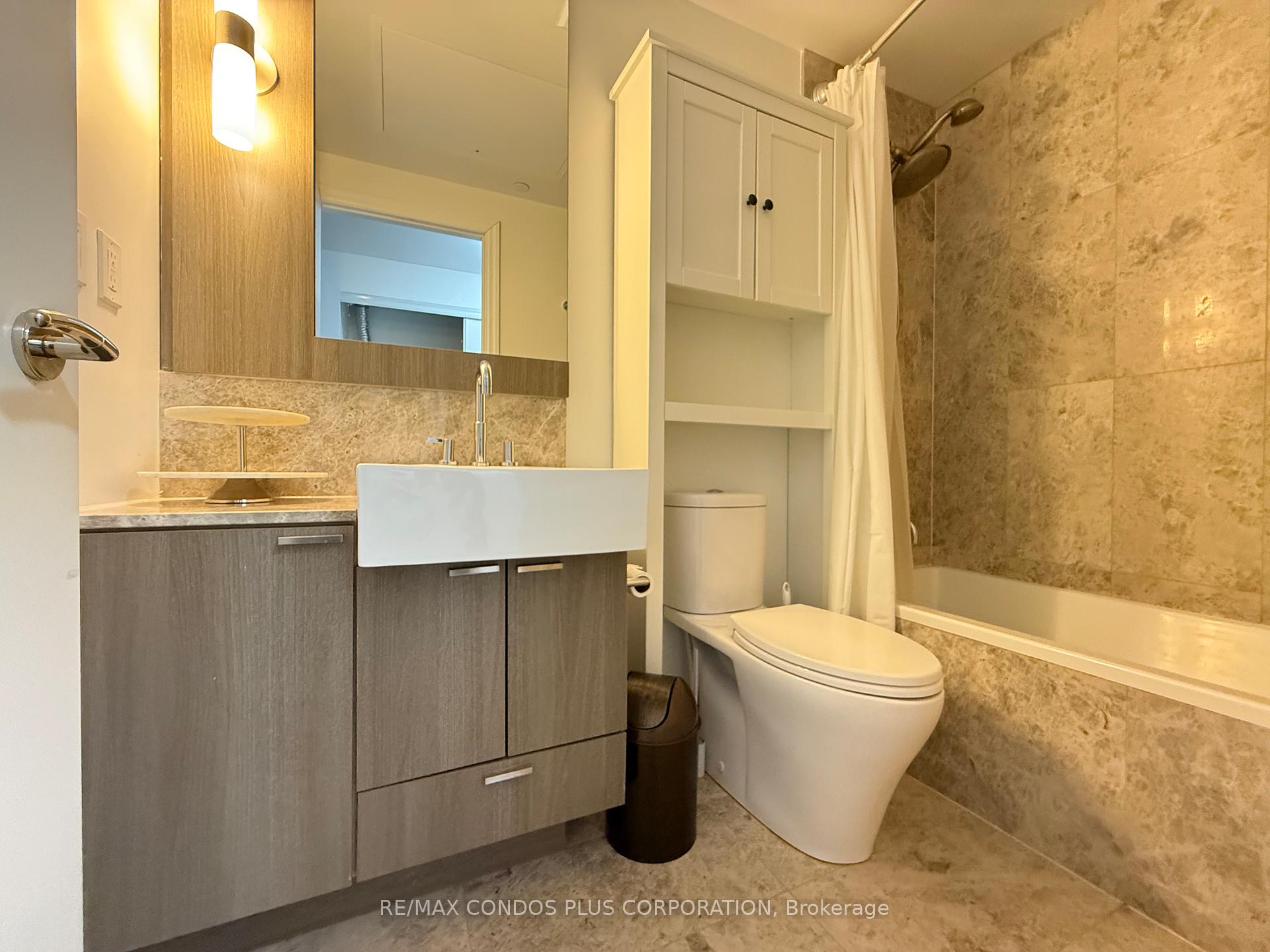 Photo 8 of Unit 2010, 88 Blue Jays Way, Toronto, Waterfront Communities — HOMEH