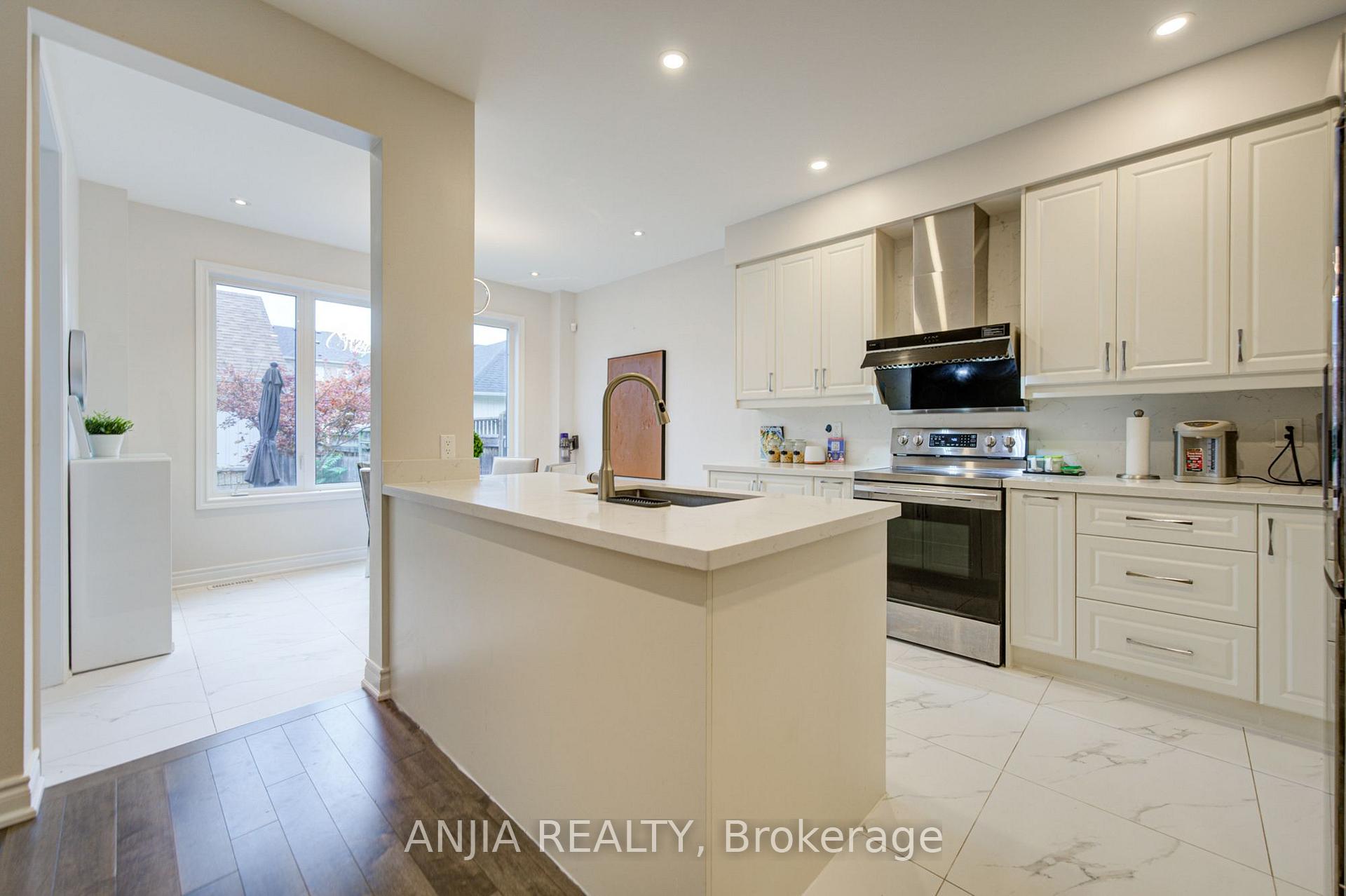 Photo 14 of 6 Wildmoor Street, Markham, Cornell — HOMEH