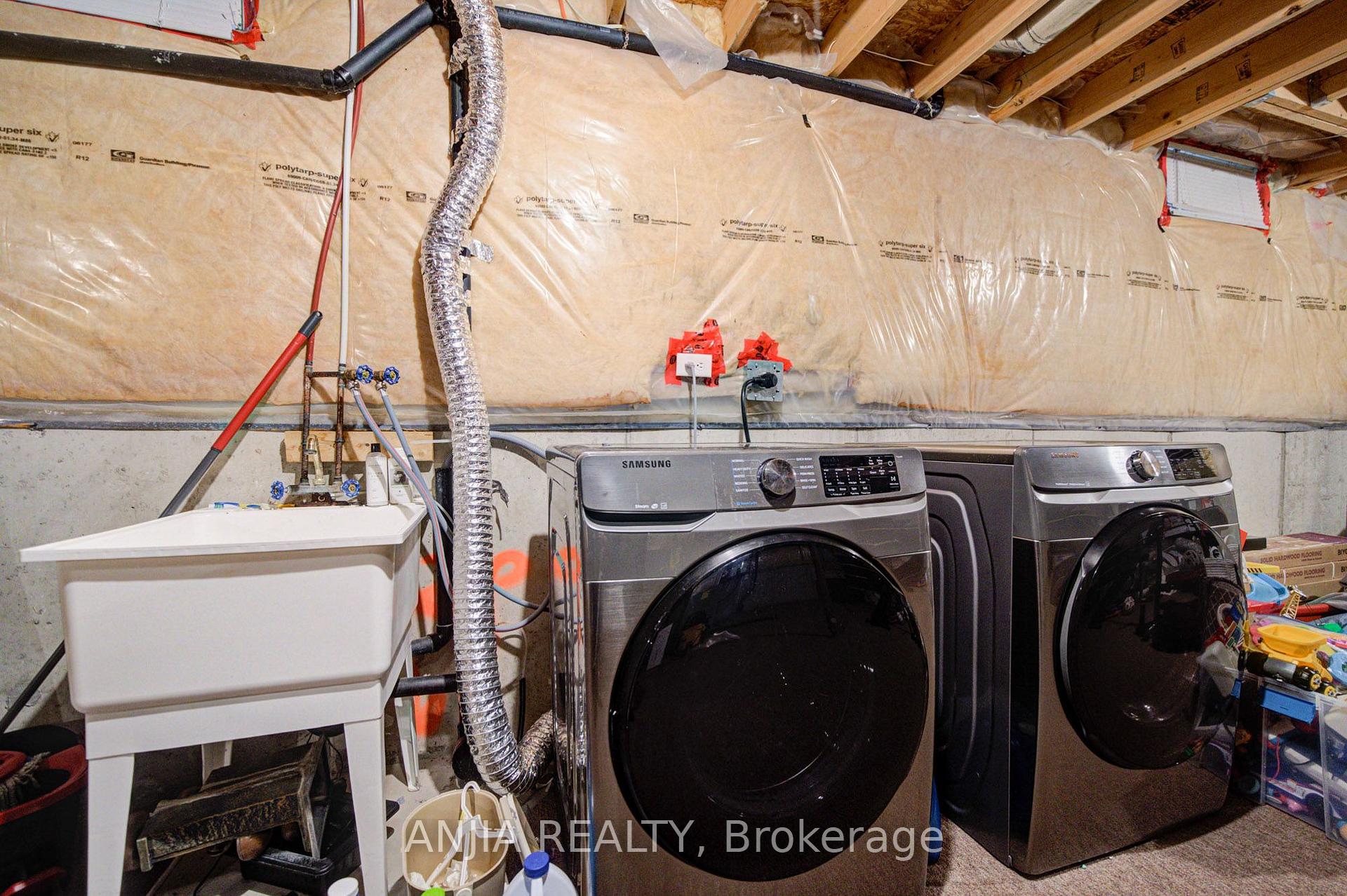 Photo 32 of 6 Wildmoor Street, Markham, Cornell — HOMEH