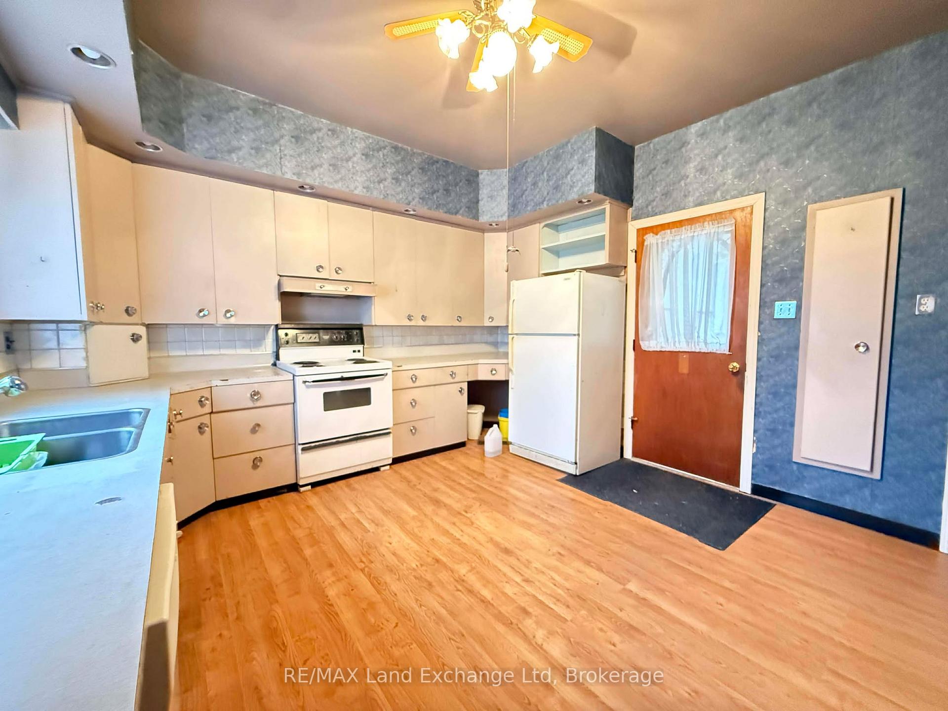 Photo 21 of 126 Diagonal Road, North Huron, Wingham — HOMEH