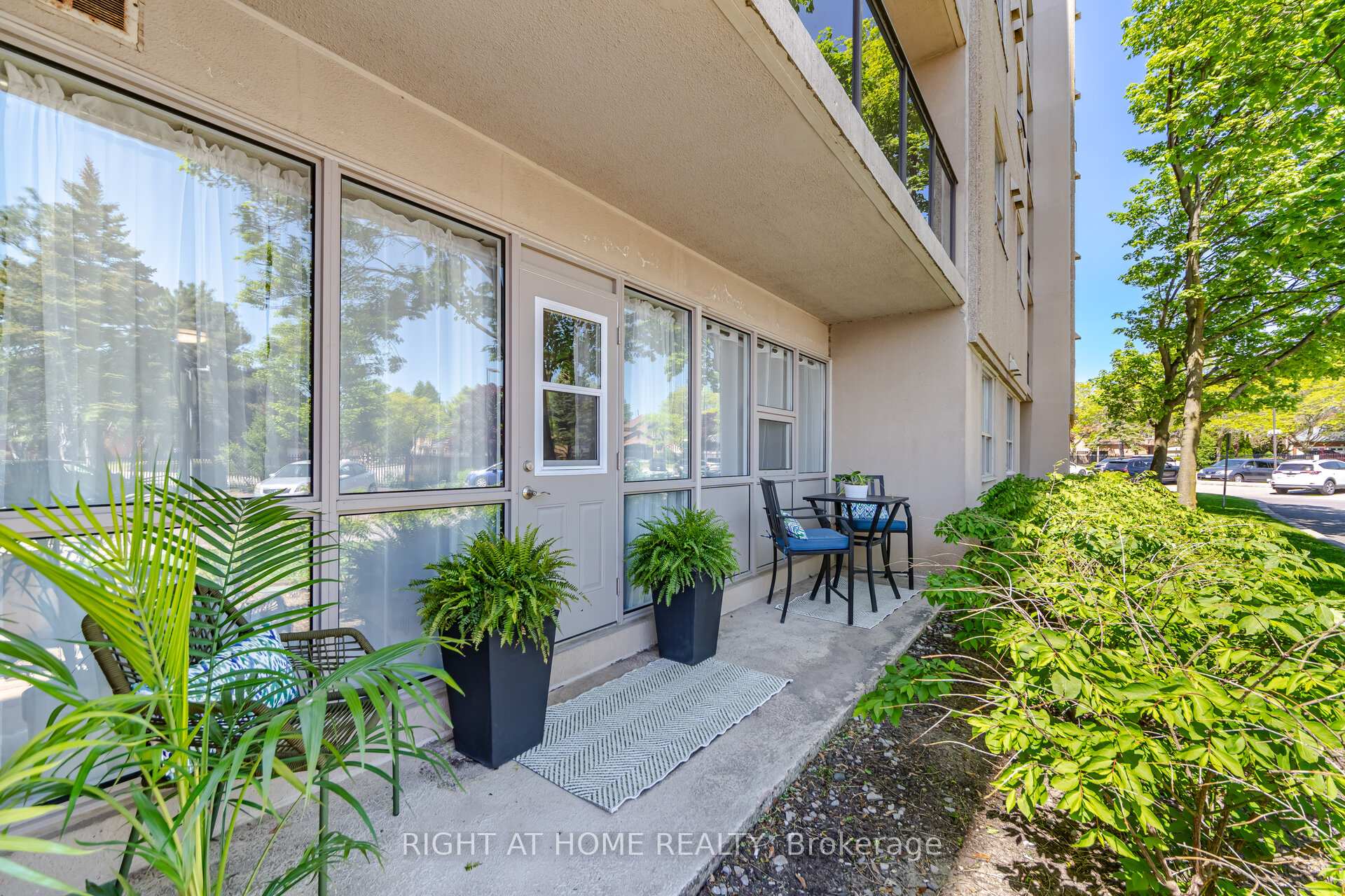 Photo 4 of Unit 108, 2 Westney Road N, Ajax, Central West — HOMEH