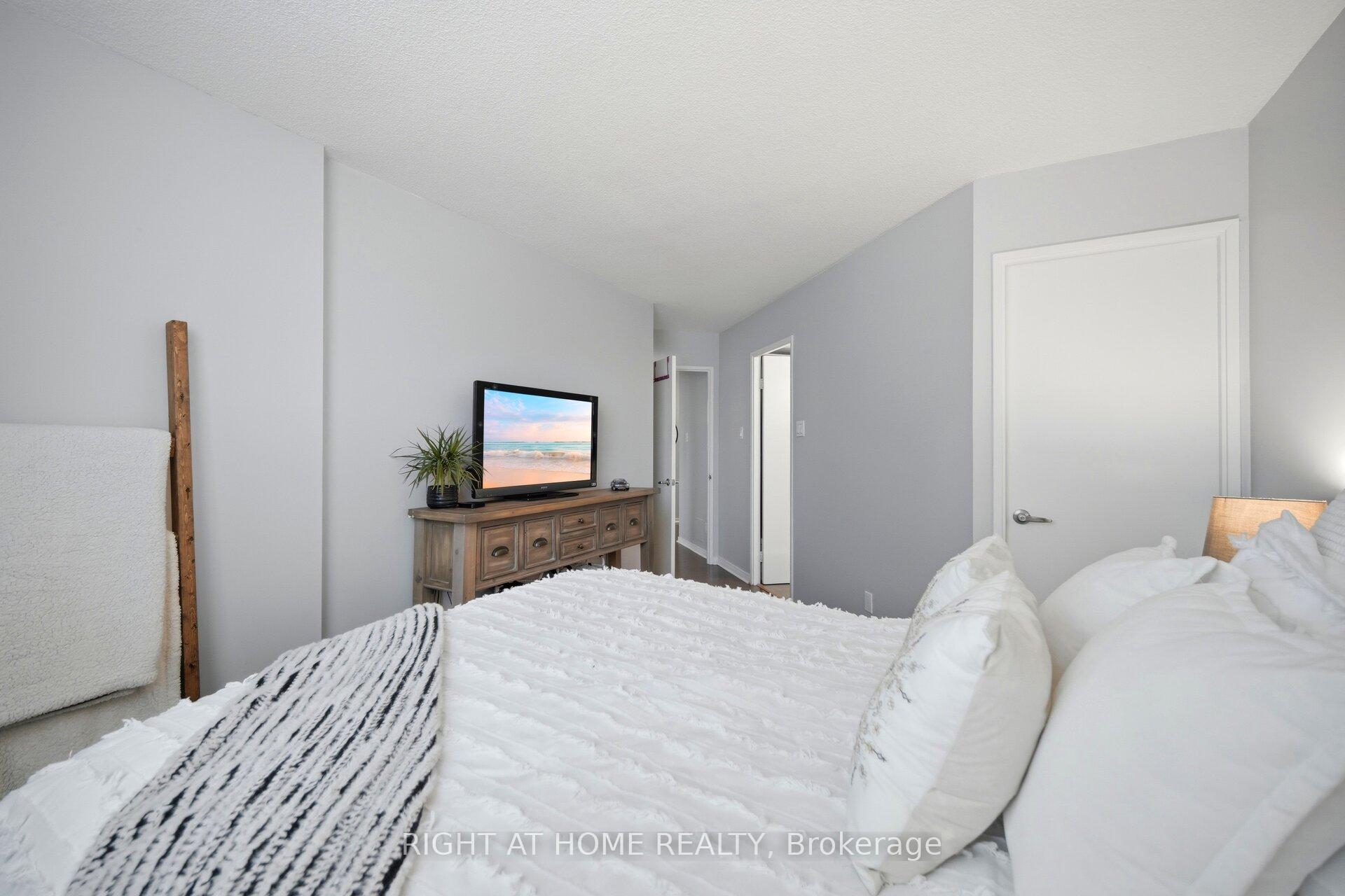 Photo 13 of Unit 108, 2 Westney Road N, Ajax, Central West — HOMEH