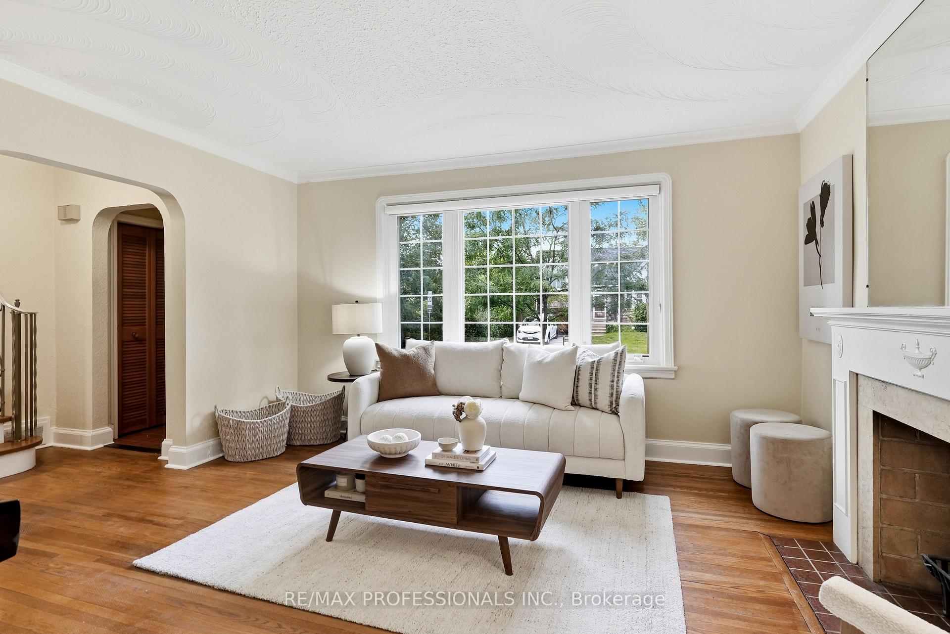 Photo 5 of 1 Bernice Avenue, Etobicoke, Stonegate-Queensway — HOMEH