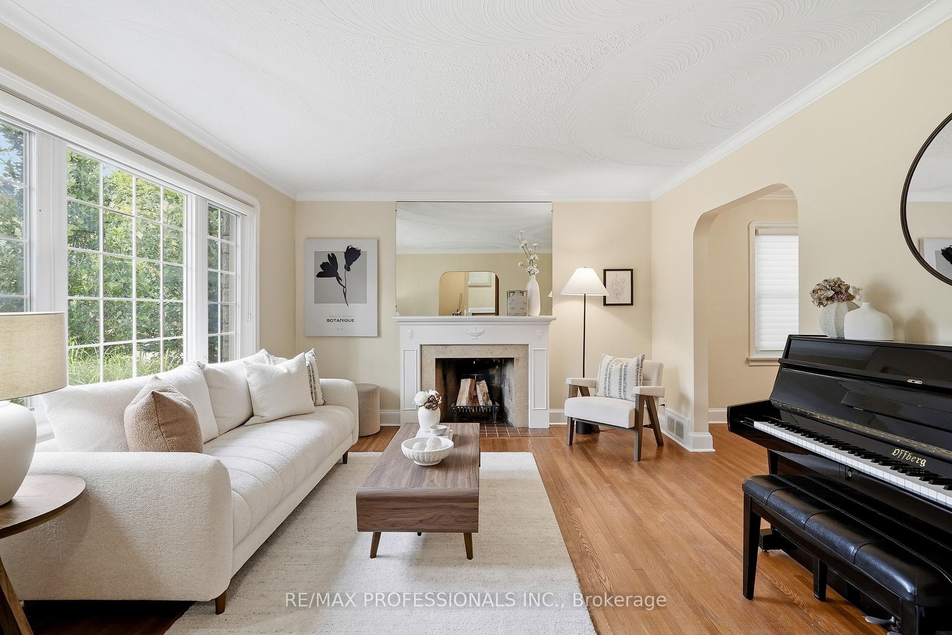 Photo 7 of 1 Bernice Avenue, Etobicoke, Stonegate-Queensway — HOMEH