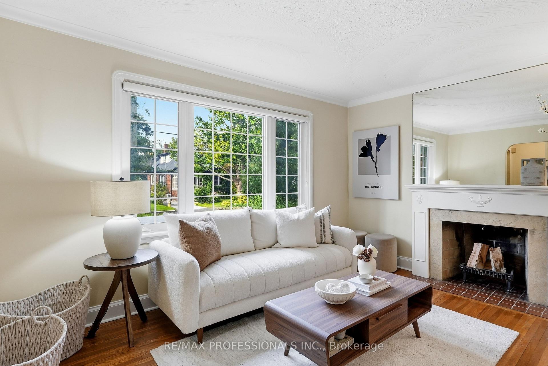 Photo 8 of 1 Bernice Avenue, Etobicoke, Stonegate-Queensway — HOMEH
