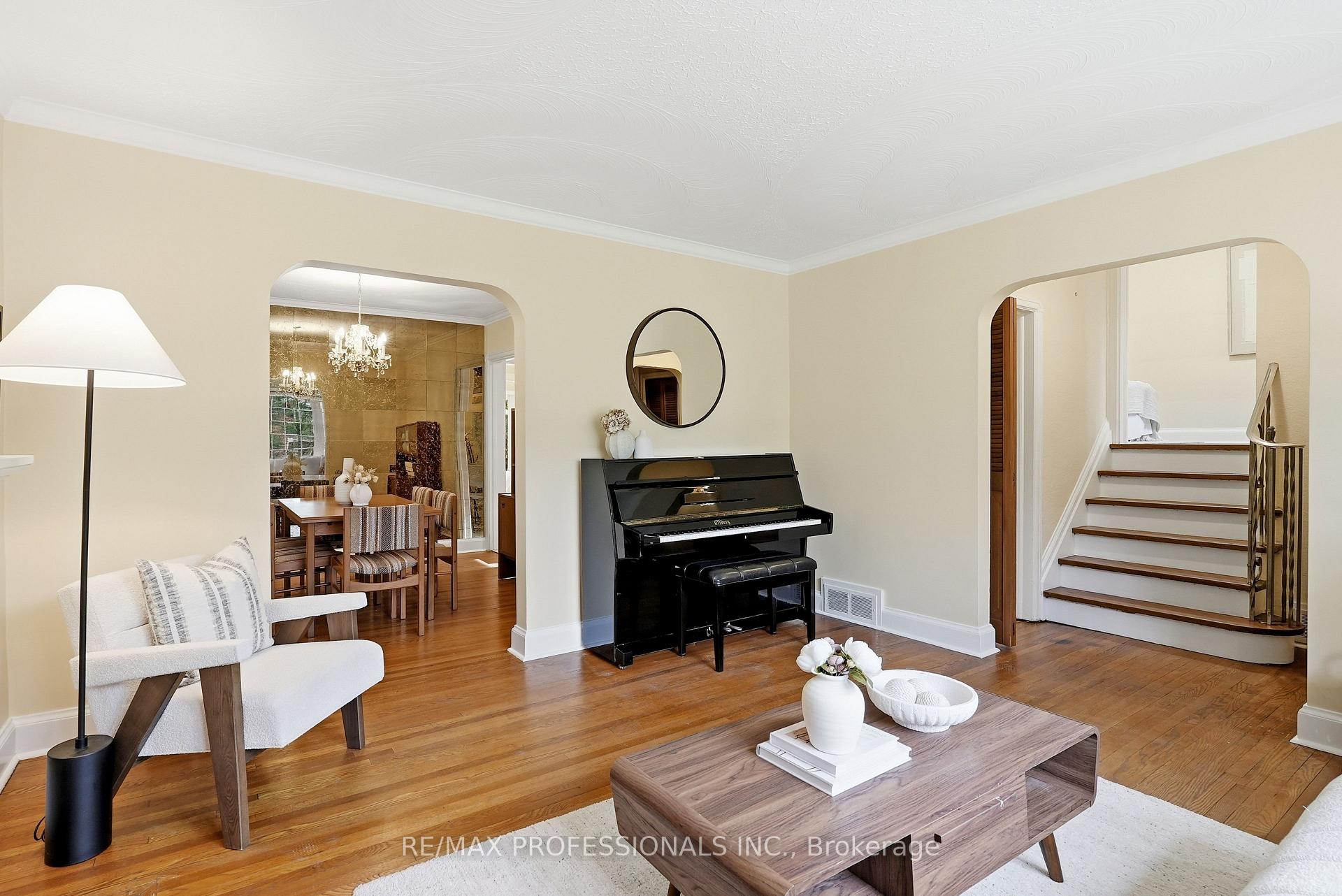 Photo 11 of 1 Bernice Avenue, Etobicoke, Stonegate-Queensway — HOMEH