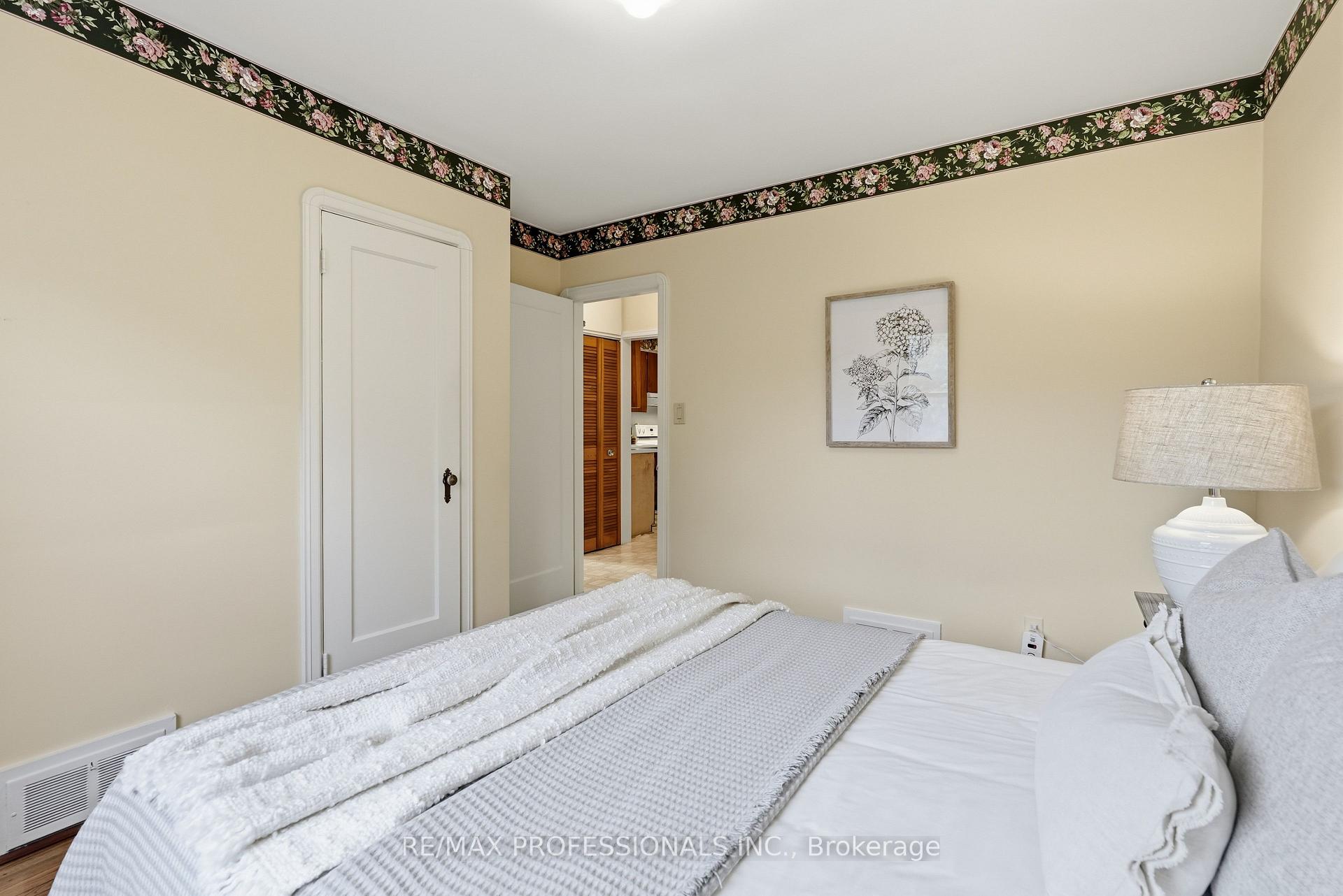 Photo 22 of 1 Bernice Avenue, Etobicoke, Stonegate-Queensway — HOMEH