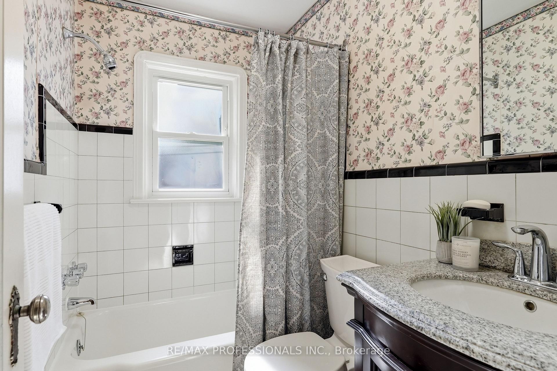 Photo 28 of 1 Bernice Avenue, Etobicoke, Stonegate-Queensway — HOMEH