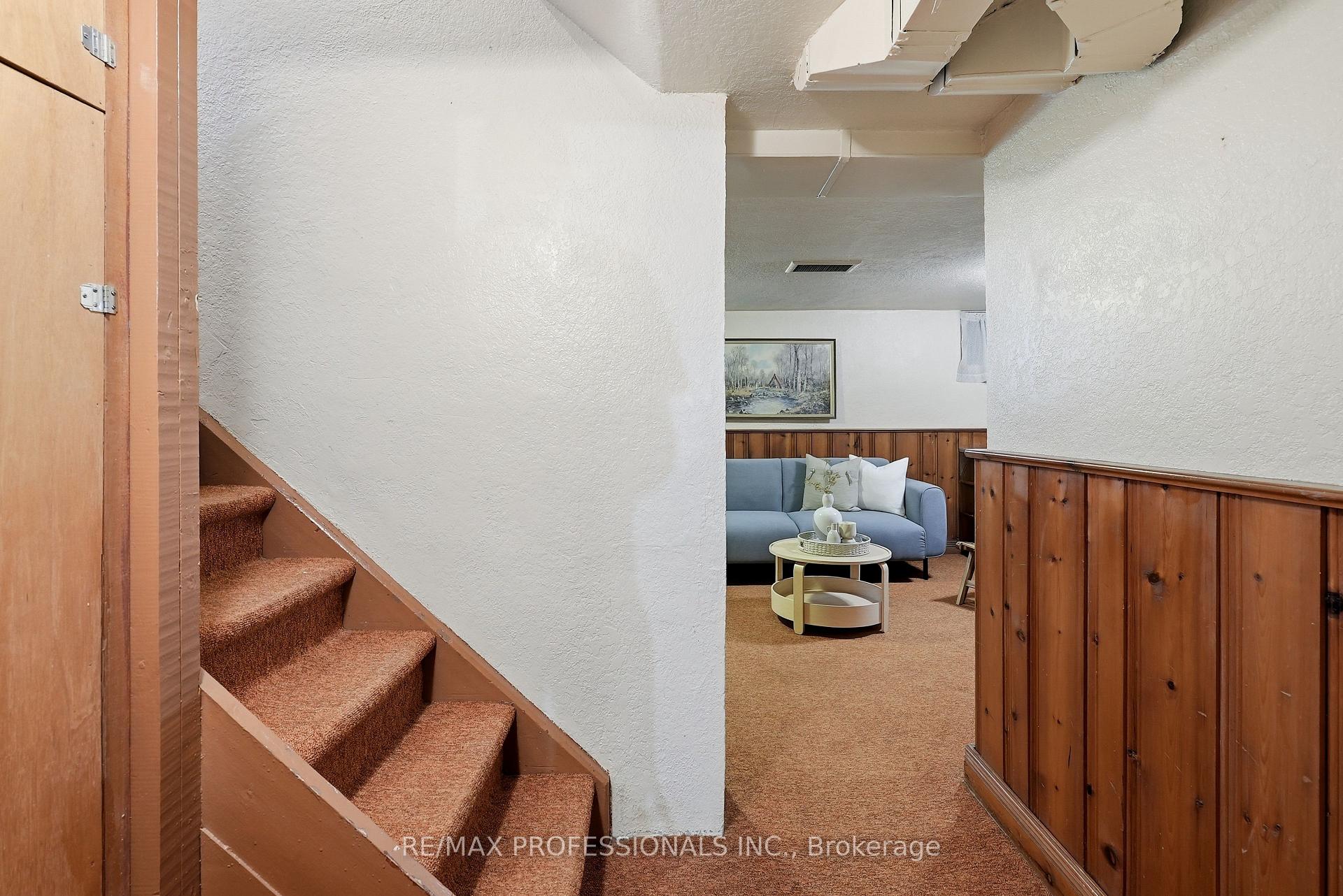 Photo 30 of 1 Bernice Avenue, Etobicoke, Stonegate-Queensway — HOMEH