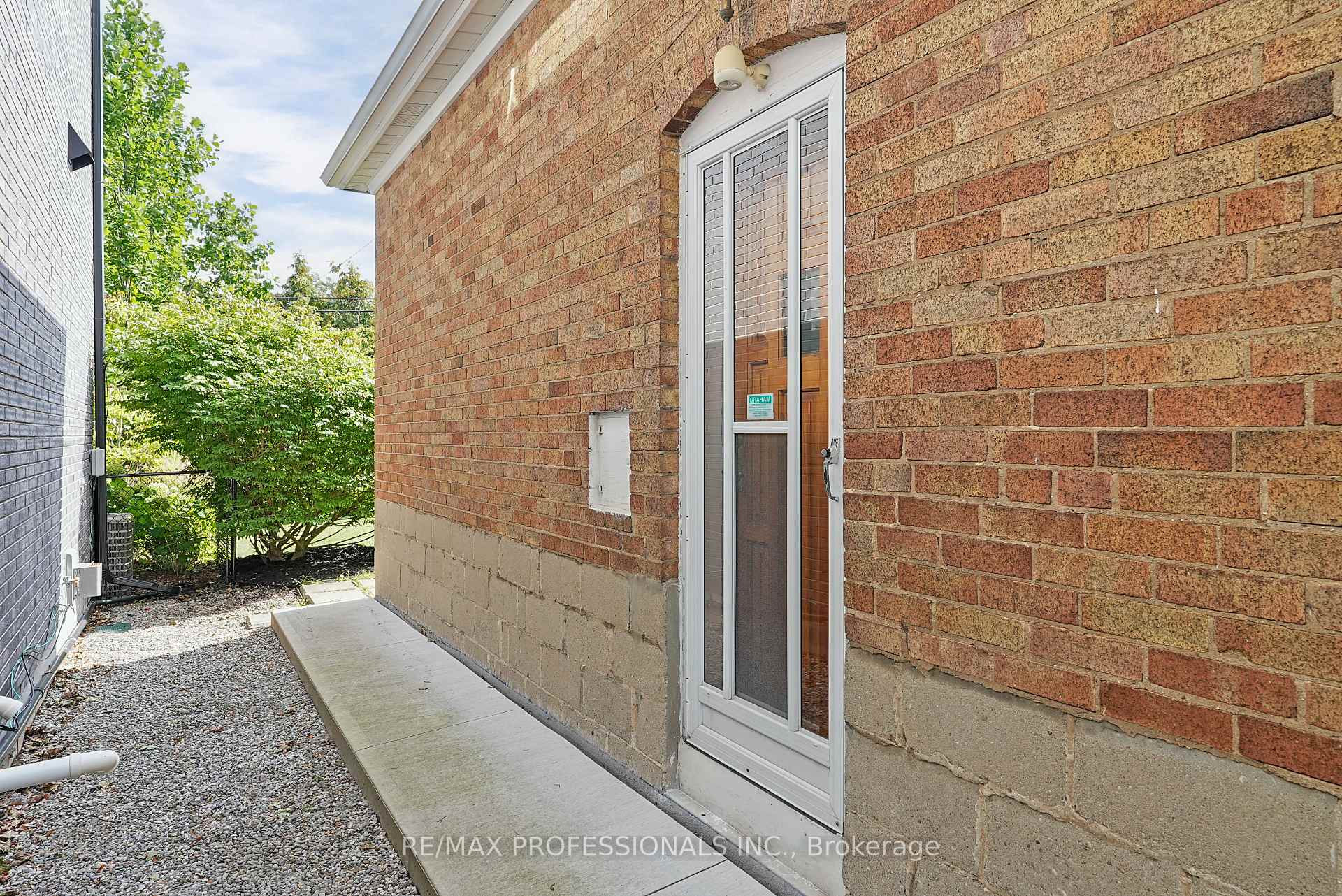 Photo 46 of 1 Bernice Avenue, Etobicoke, Stonegate-Queensway — HOMEH