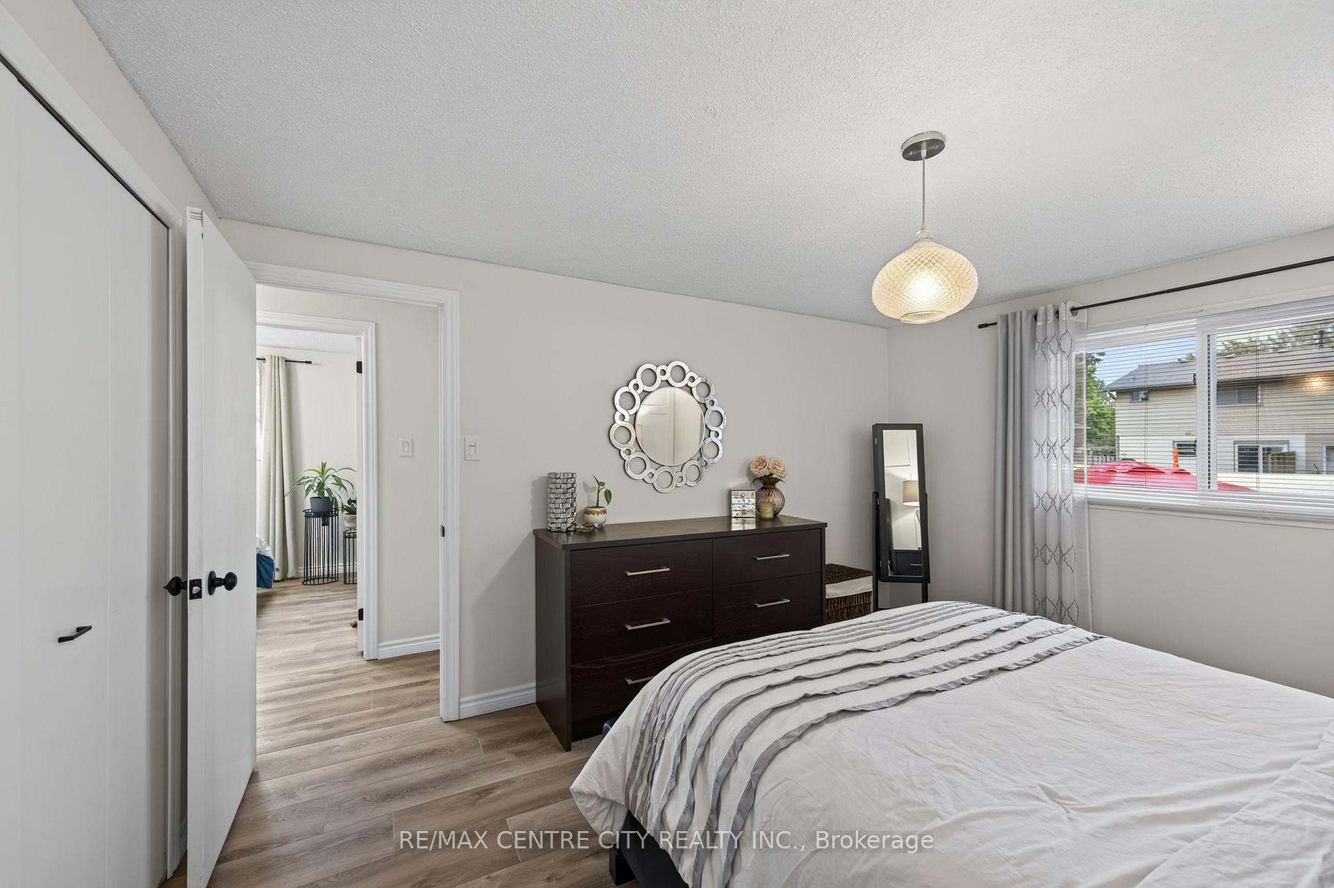 Photo 22 of 71 Ardsley Road, London, North I — HOMEH