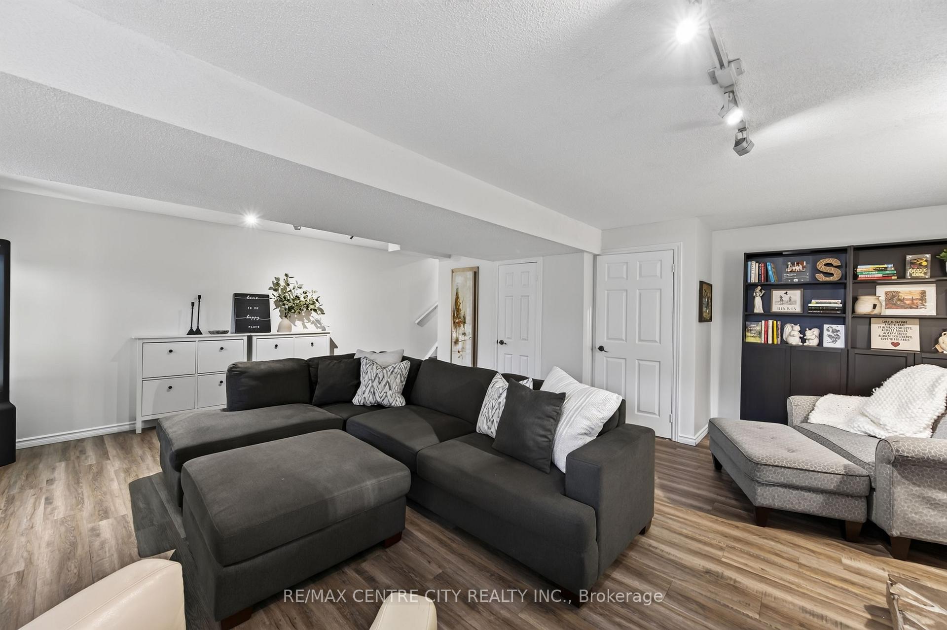 Photo 30 of 71 Ardsley Road, London, North I — HOMEH