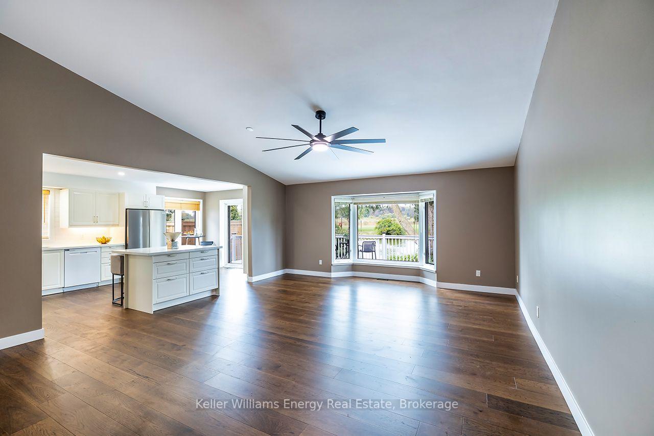 Photo 8 of 212 Wilmot Trail, Clarington, Bowmanville — HOMEH