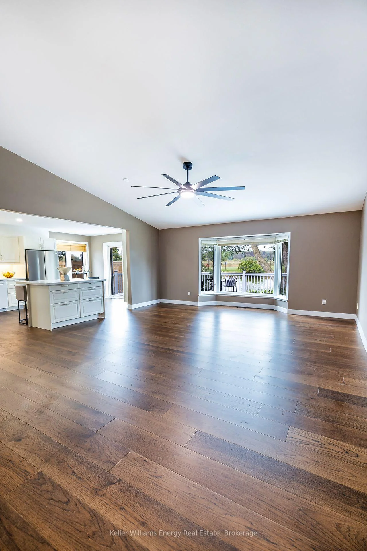 Photo 12 of 212 Wilmot Trail, Clarington, Bowmanville — HOMEH