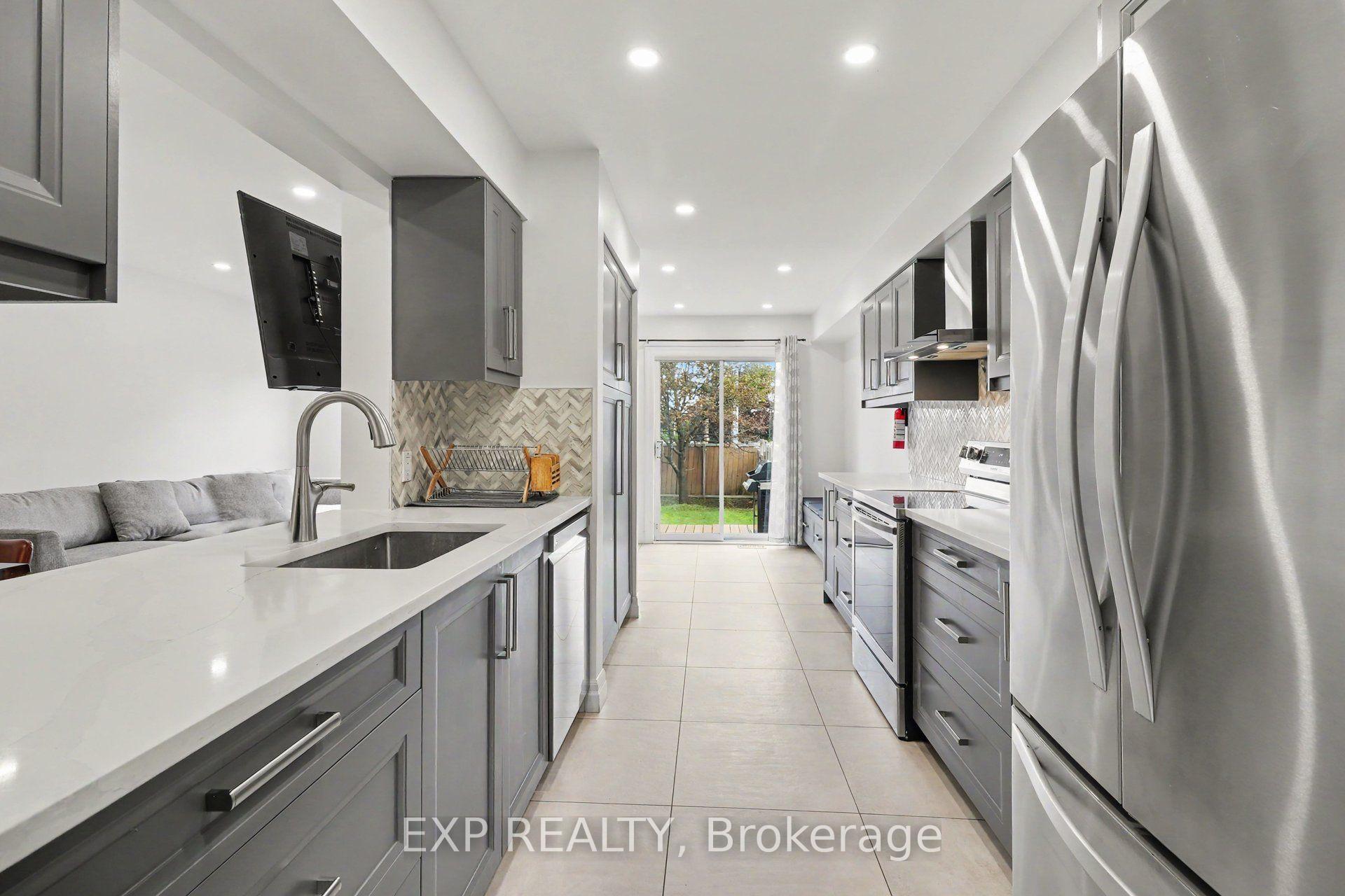 Photo 5 of 4646 Ogilvie Walk Crescent, Ottawa, Carson Grove — HOMEH