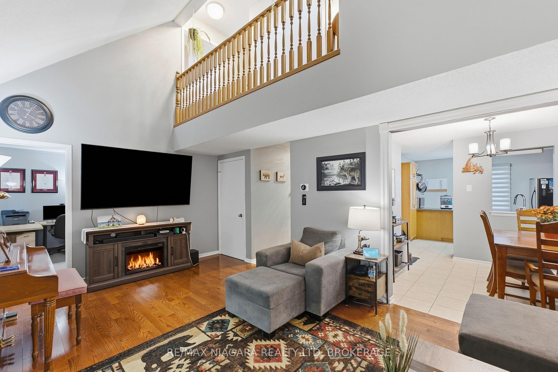 Photo 4 of 106 St. Augustine Drive, St. Catharines, Secord Woods — HOMEH