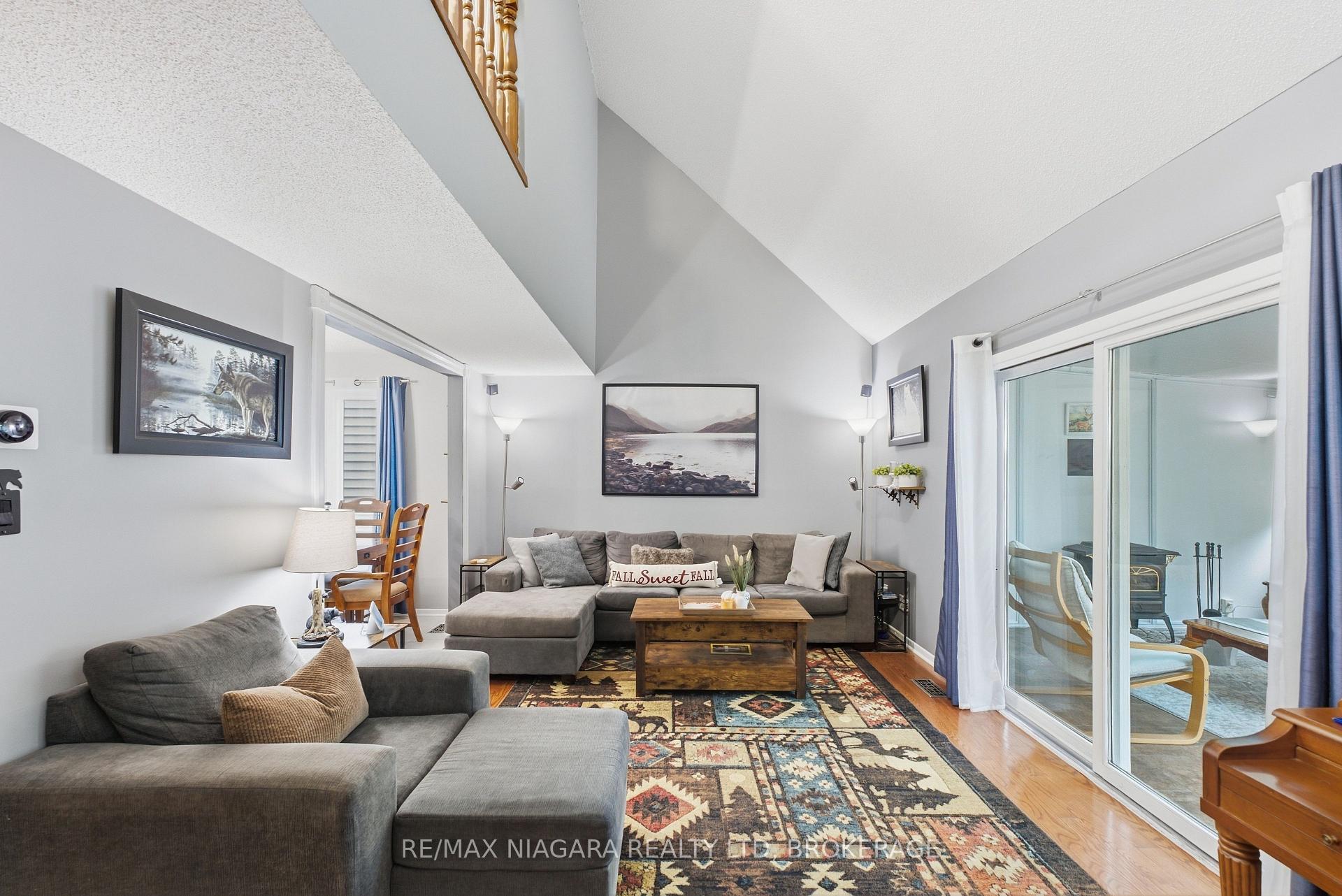 Photo 6 of 106 St. Augustine Drive, St. Catharines, Secord Woods — HOMEH