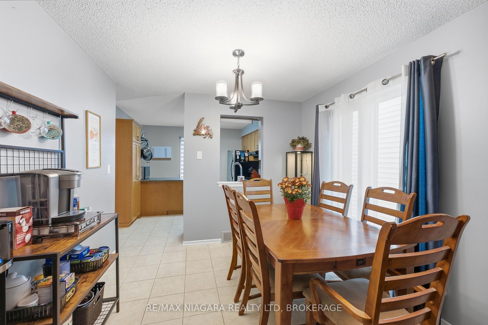 Photo 12 of 106 St. Augustine Drive, St. Catharines, Secord Woods — HOMEH