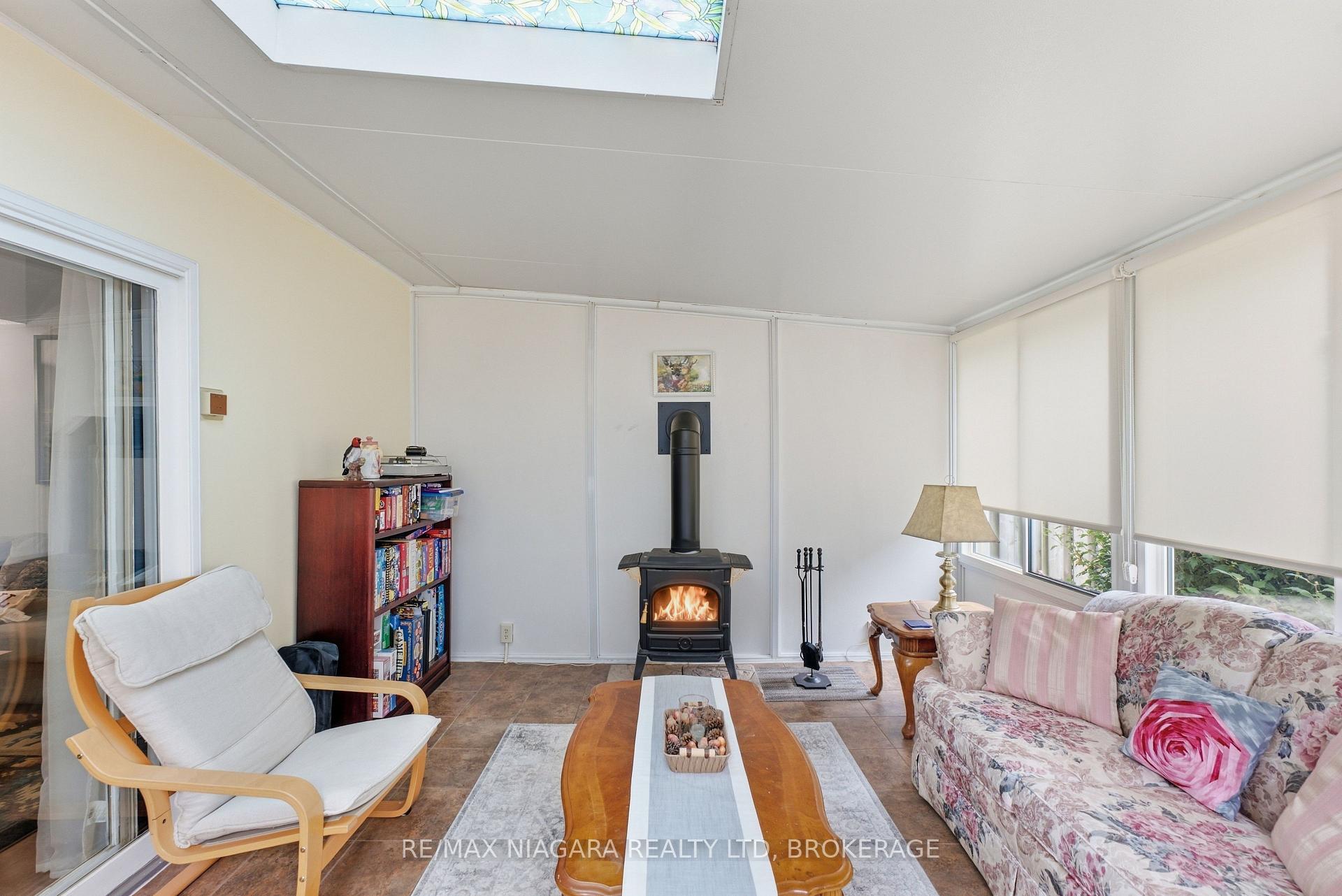 Photo 15 of 106 St. Augustine Drive, St. Catharines, Secord Woods — HOMEH