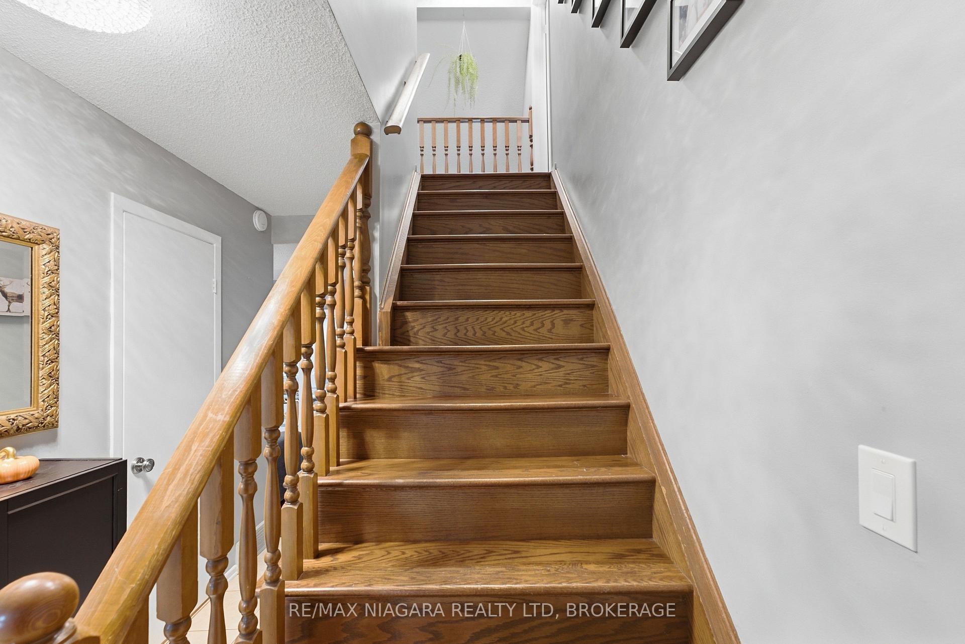 Photo 20 of 106 St. Augustine Drive, St. Catharines, Secord Woods — HOMEH