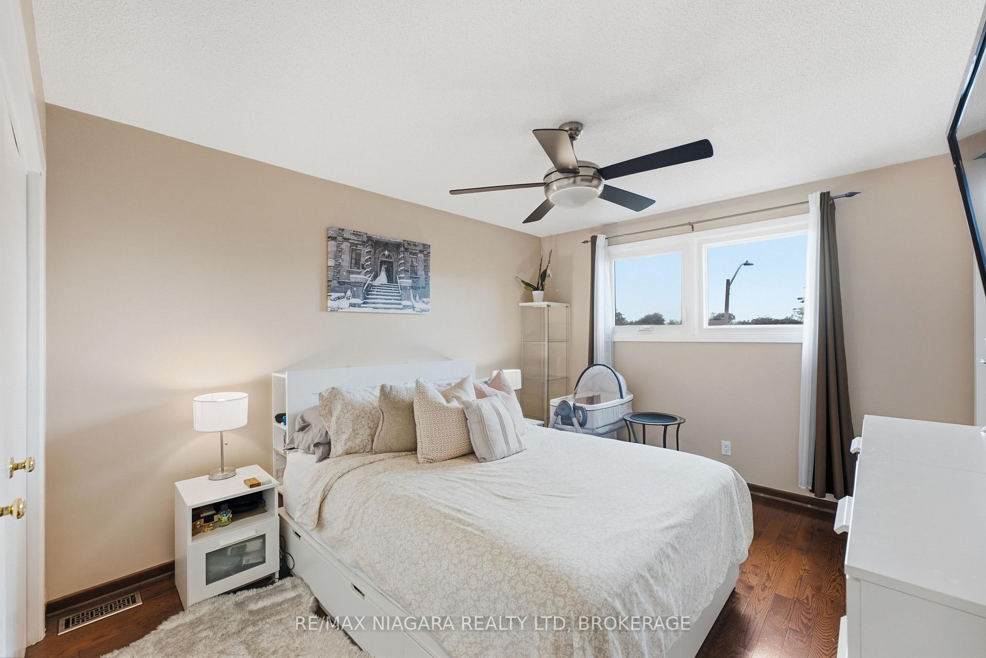 Photo 21 of 106 St. Augustine Drive, St. Catharines, Secord Woods — HOMEH