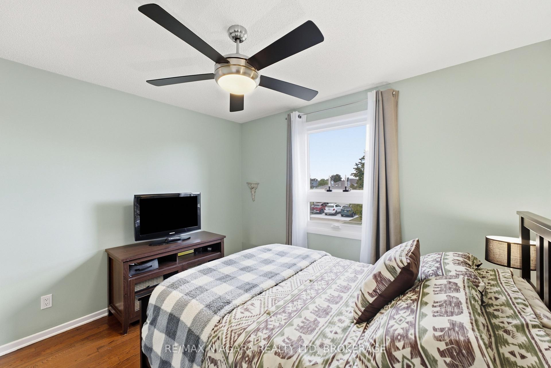 Photo 28 of 106 St. Augustine Drive, St. Catharines, Secord Woods — HOMEH