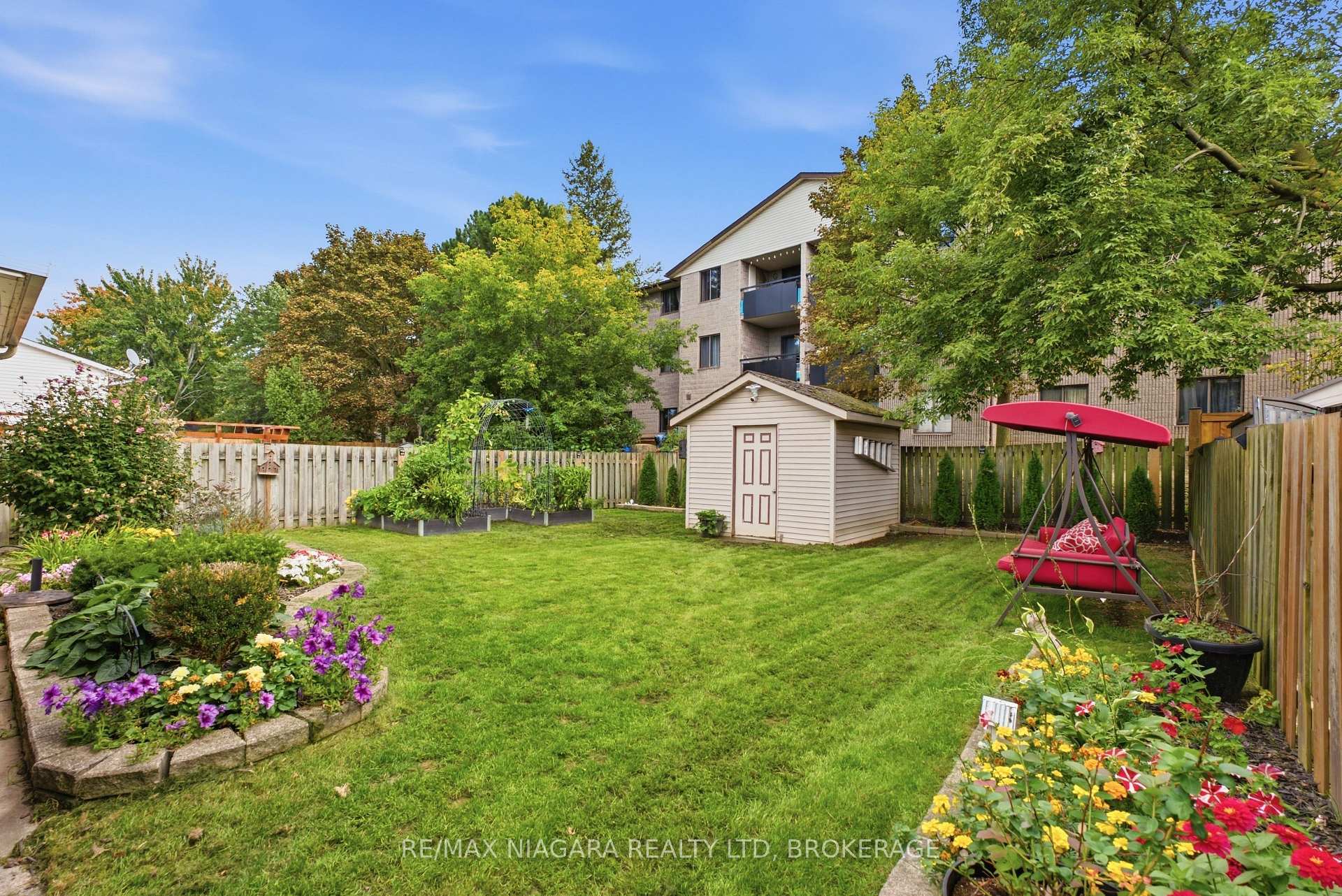 Photo 34 of 106 St. Augustine Drive, St. Catharines, Secord Woods — HOMEH