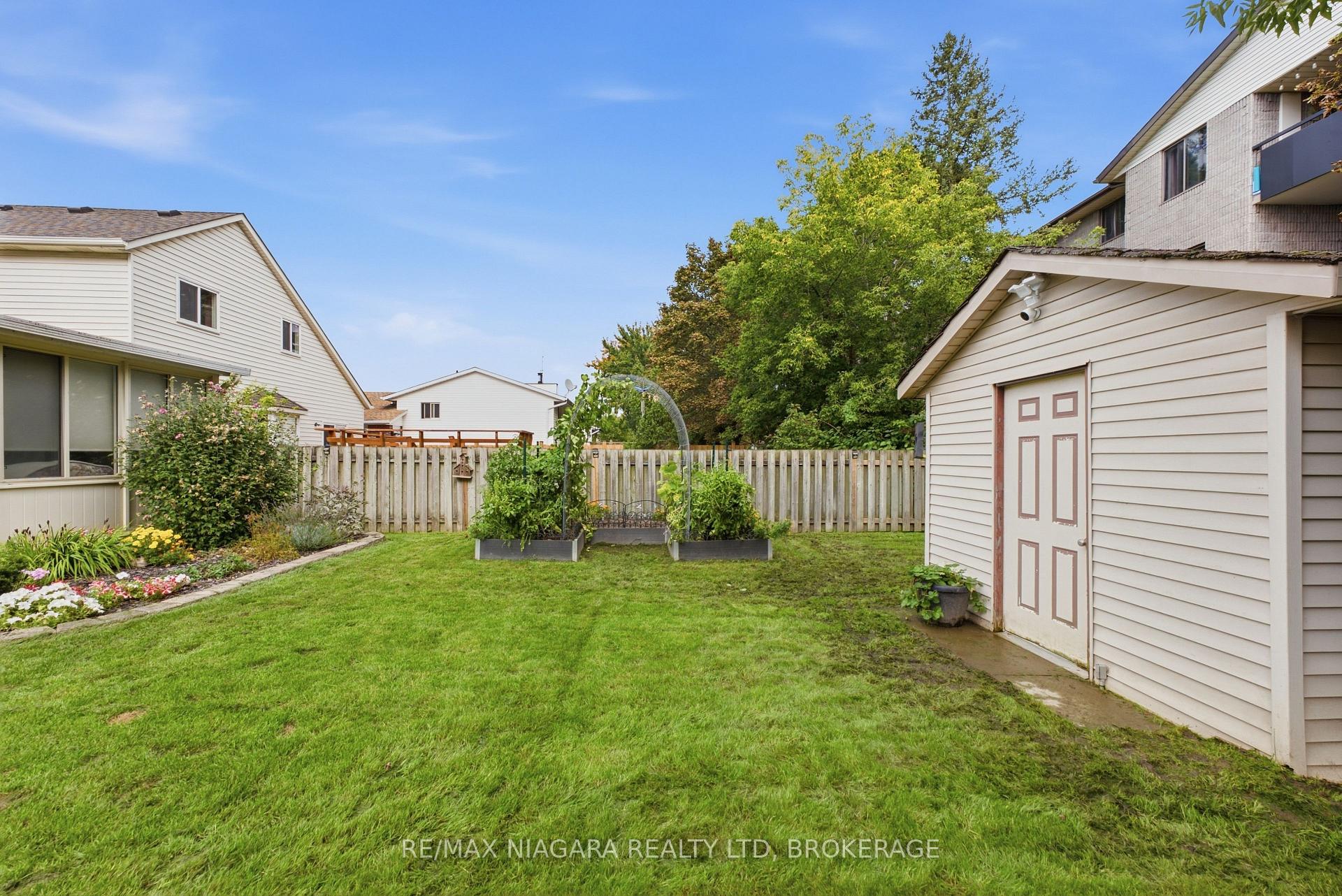 Photo 38 of 106 St. Augustine Drive, St. Catharines, Secord Woods — HOMEH