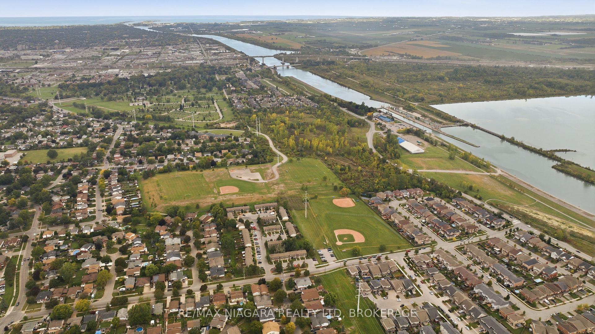 Photo 45 of 106 St. Augustine Drive, St. Catharines, Secord Woods — HOMEH