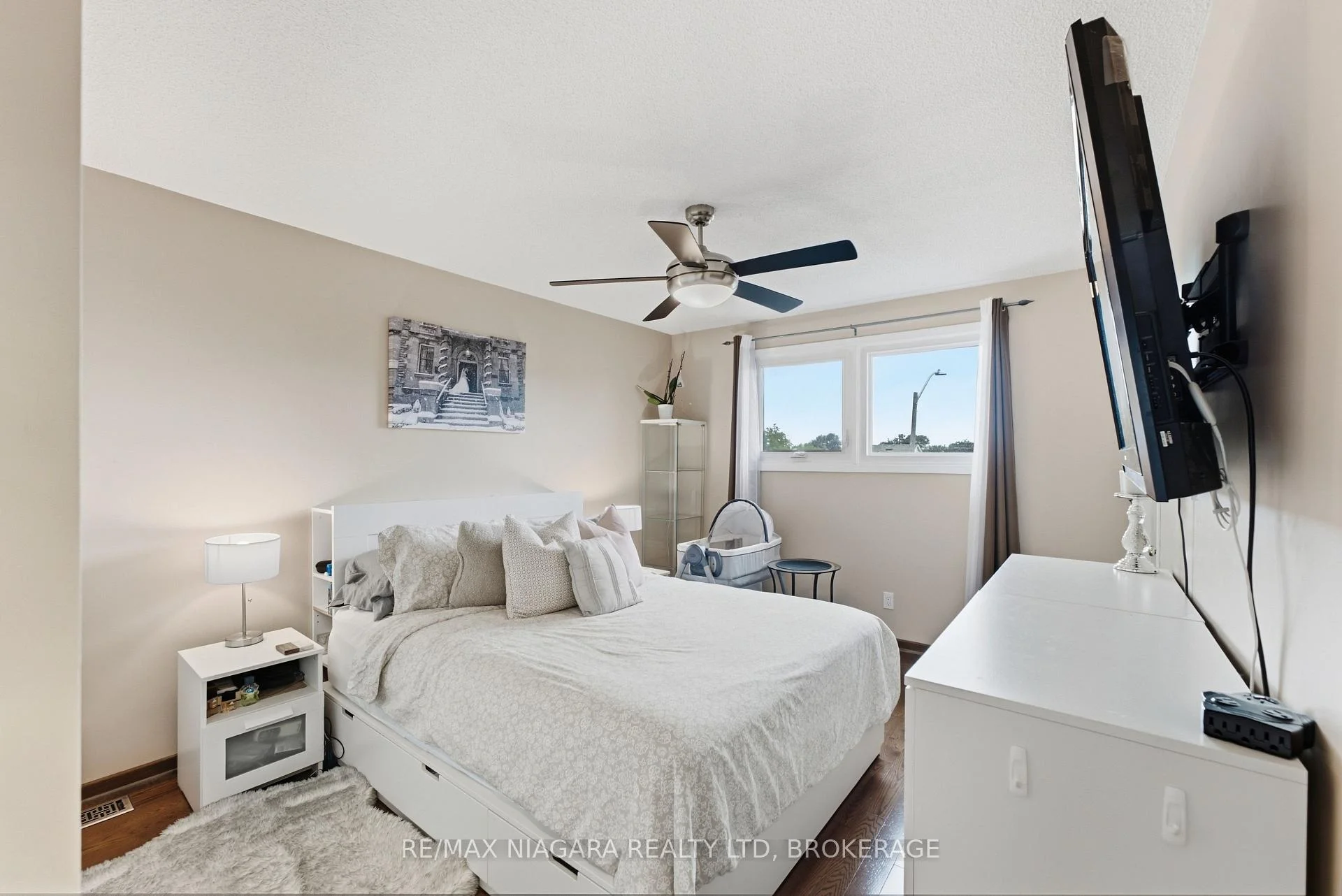 Photo 22 of 106 St. Augustine Drive, St. Catharines, Secord Woods — HOMEH