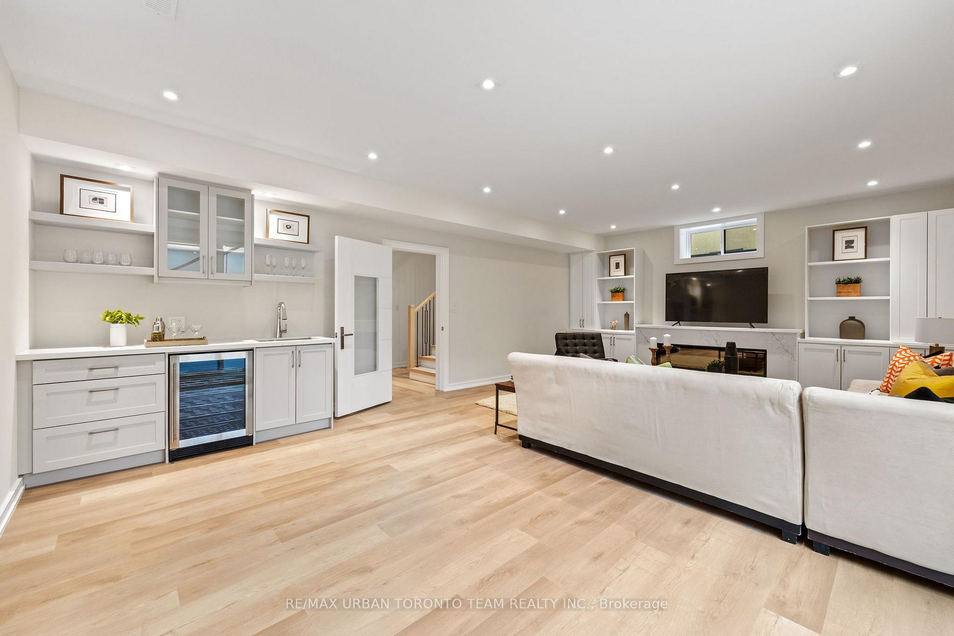 Photo 37 of 4 Drake Crescent, Scarborough, Cliffcrest — HOMEH