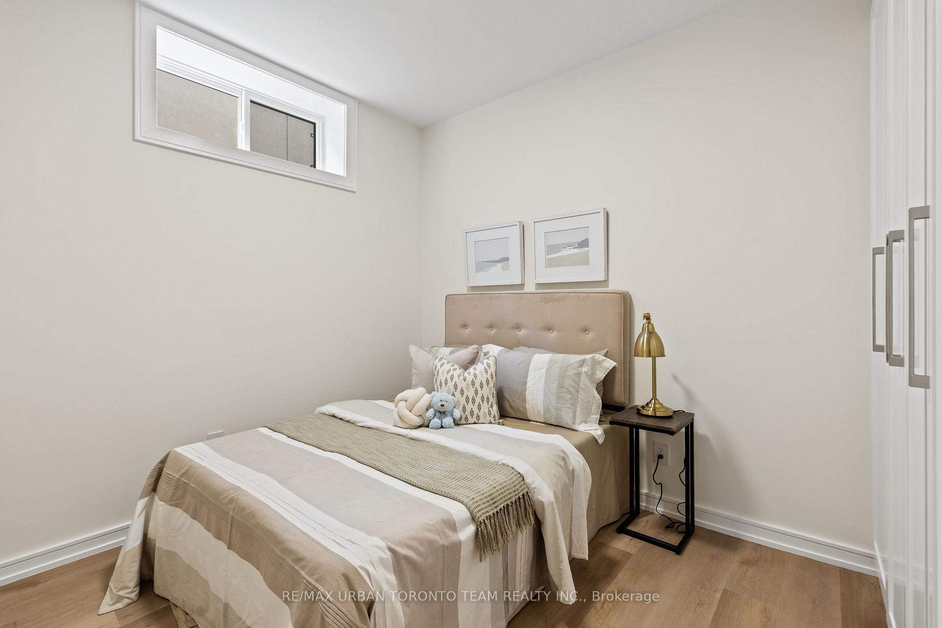 Photo 38 of 4 Drake Crescent, Scarborough, Cliffcrest — HOMEH