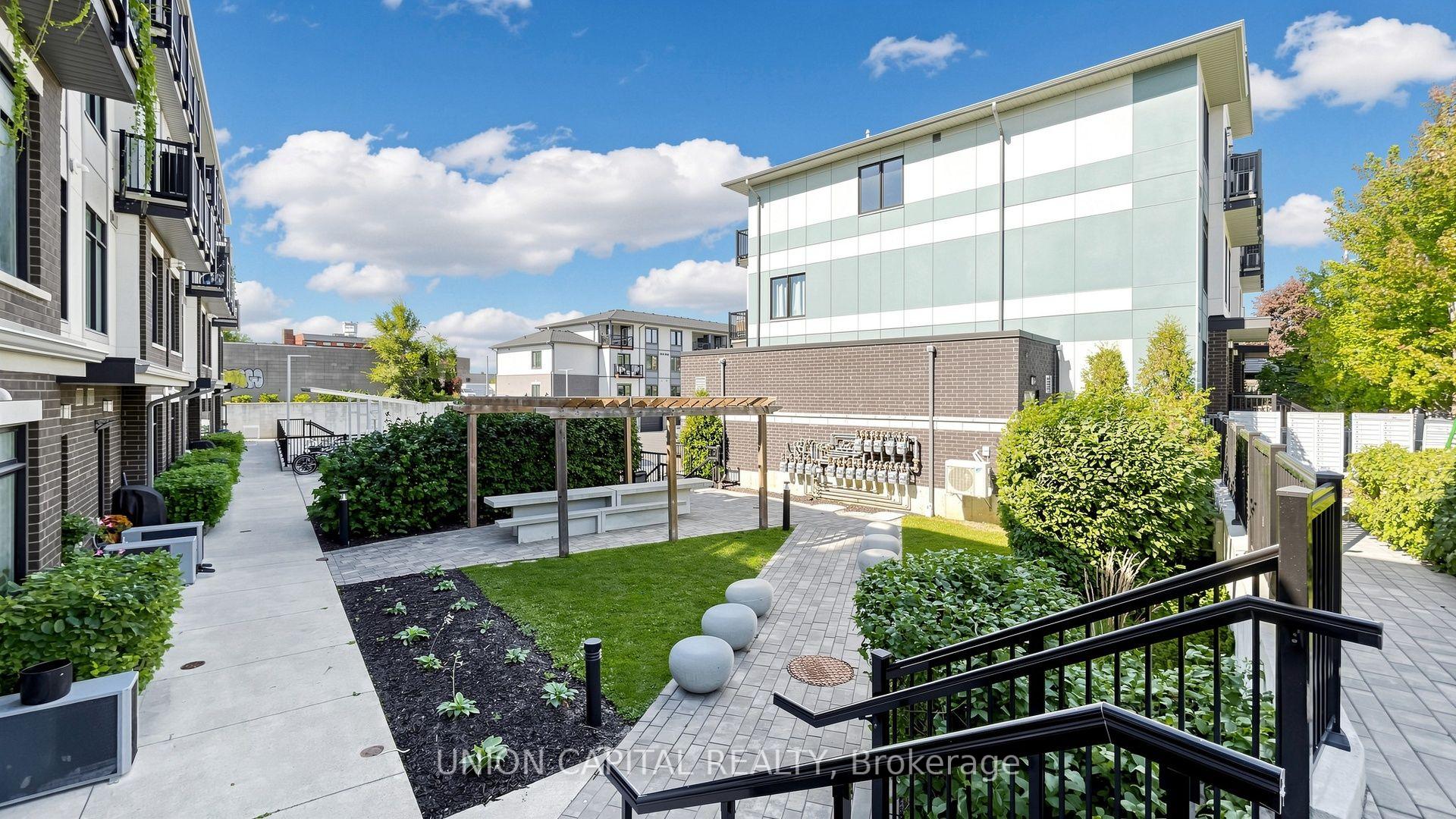Photo 10 of Unit 9, 6 Bicknell Avenue, Toronto, Keelesdale-Eglinton West — HOMEH