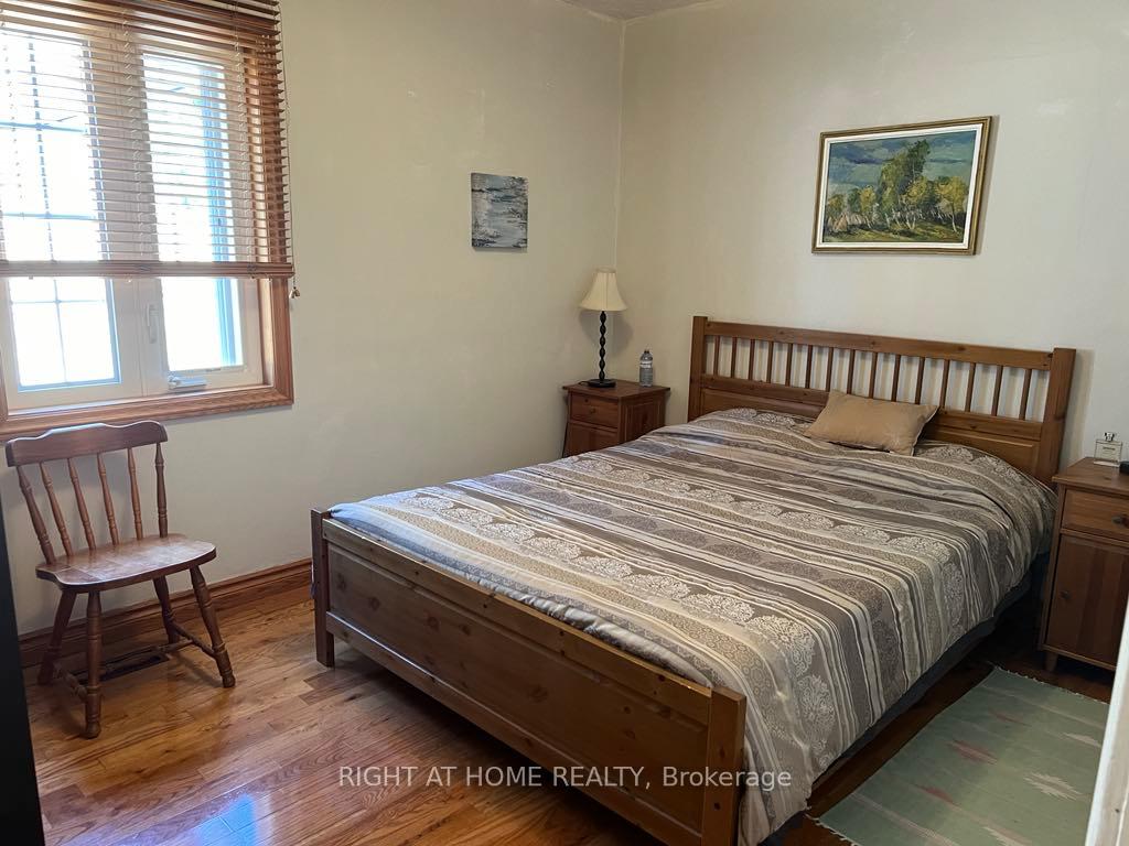 Photo 4 of Unit Main Floor, 15 Lynnhaven Road, Toronto, Englemount-Lawrence — HOMEH