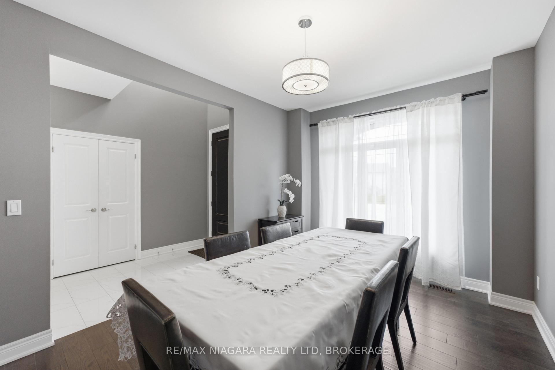 Photo 4 of 9305 Eagle Ridge Drive, Niagara Falls, Forestview — HOMEH