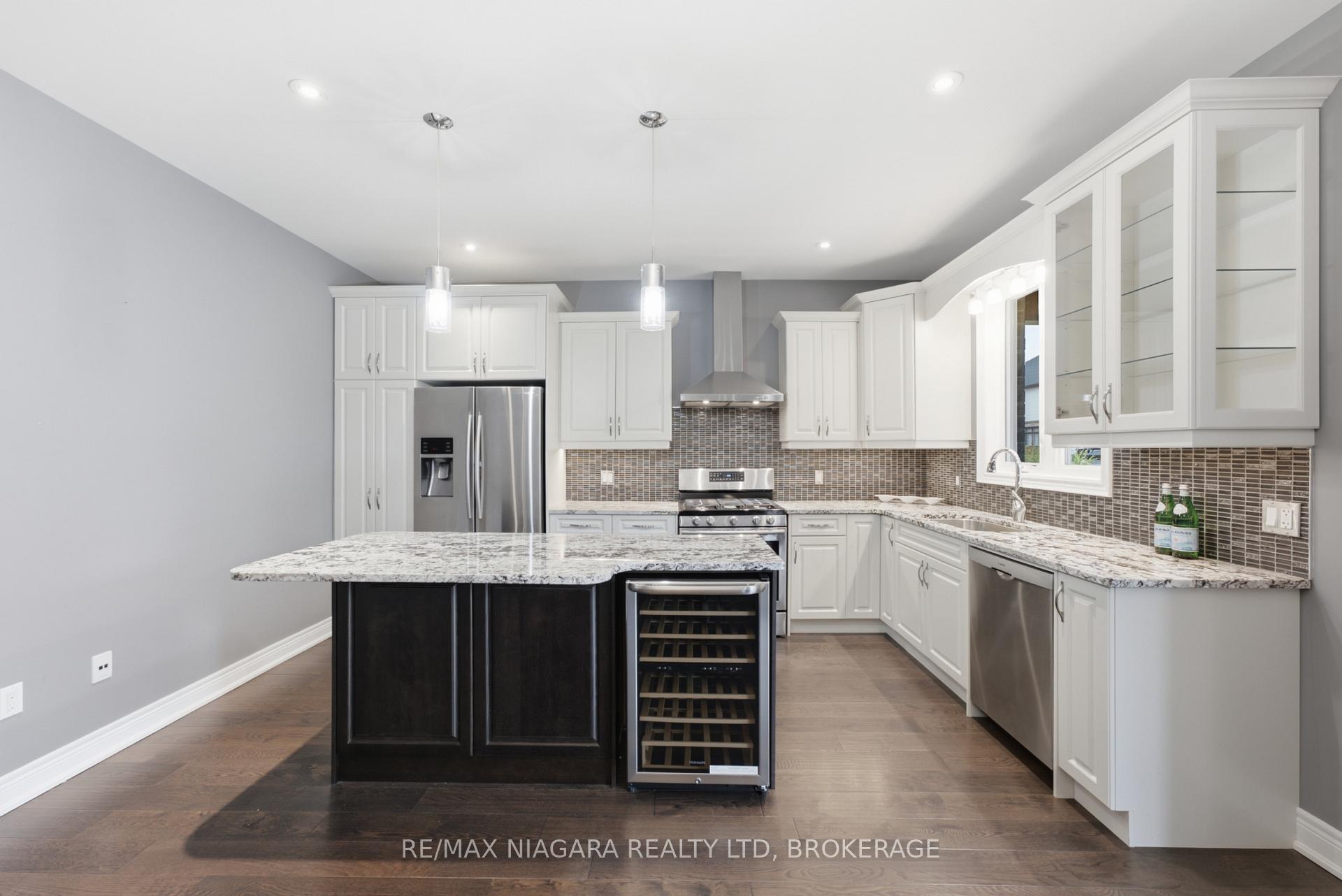 Photo 7 of 9305 Eagle Ridge Drive, Niagara Falls, Forestview — HOMEH