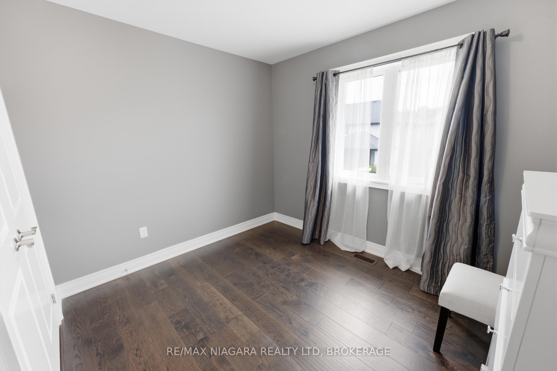 Photo 17 of 9305 Eagle Ridge Drive, Niagara Falls, Forestview — HOMEH